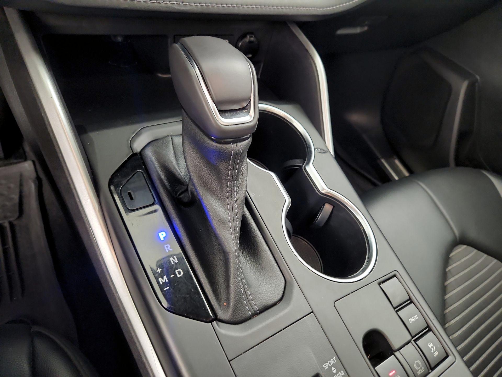 Thumbnail: 2023 Toyota Highlander - 17