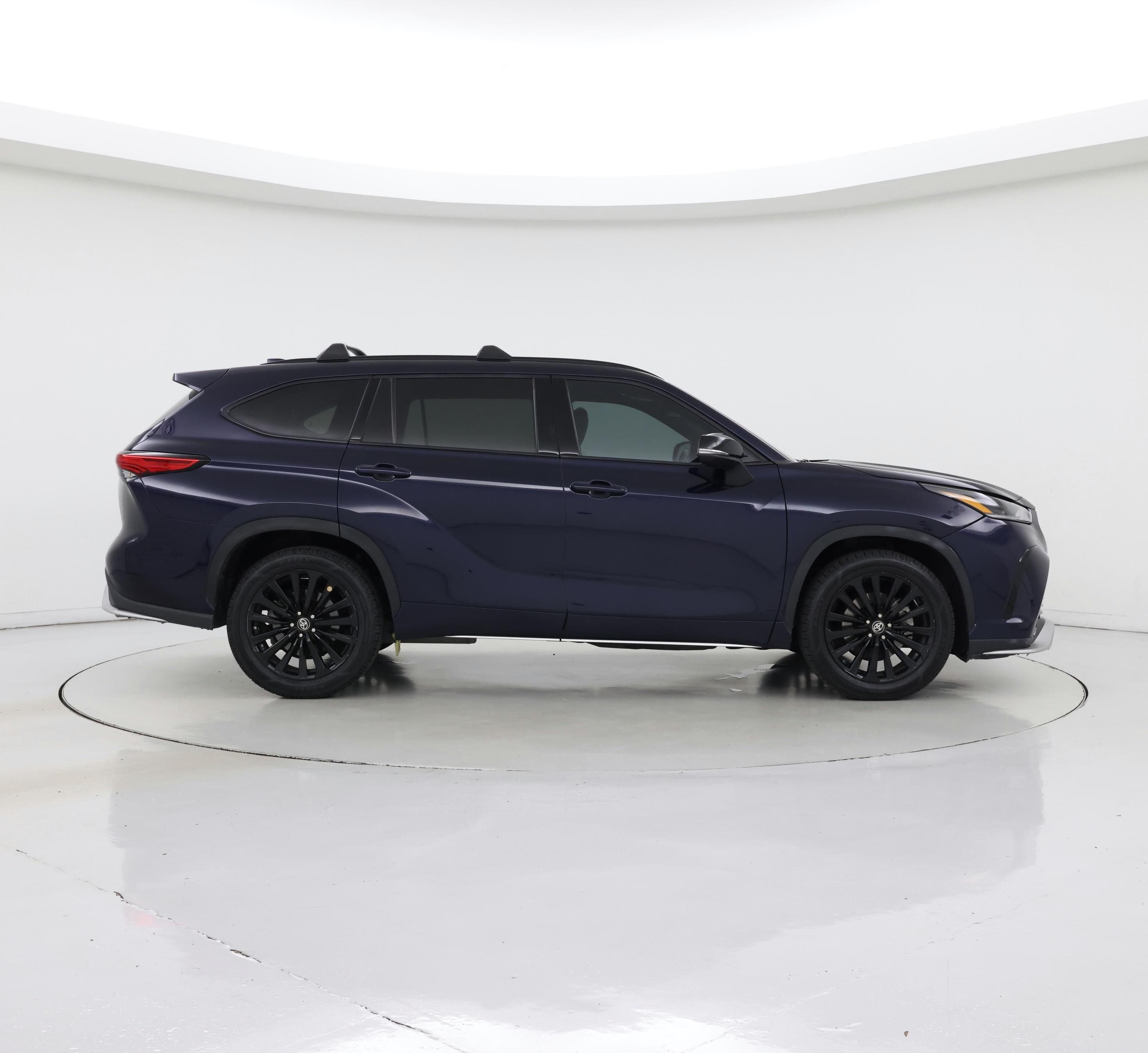 Thumbnail: 2023 Toyota Highlander - 7