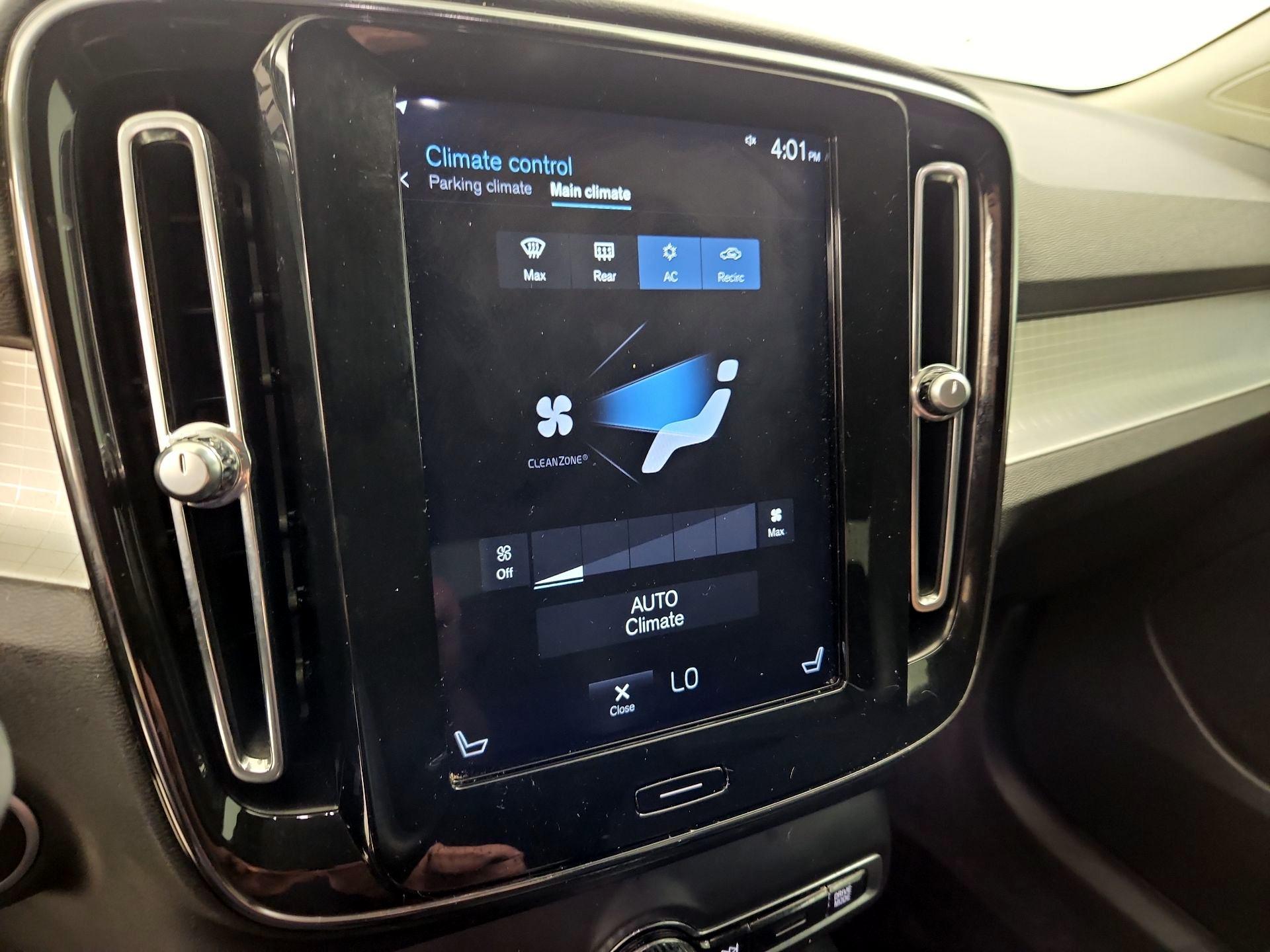 Thumbnail: 2020 Volvo XC40 - 16