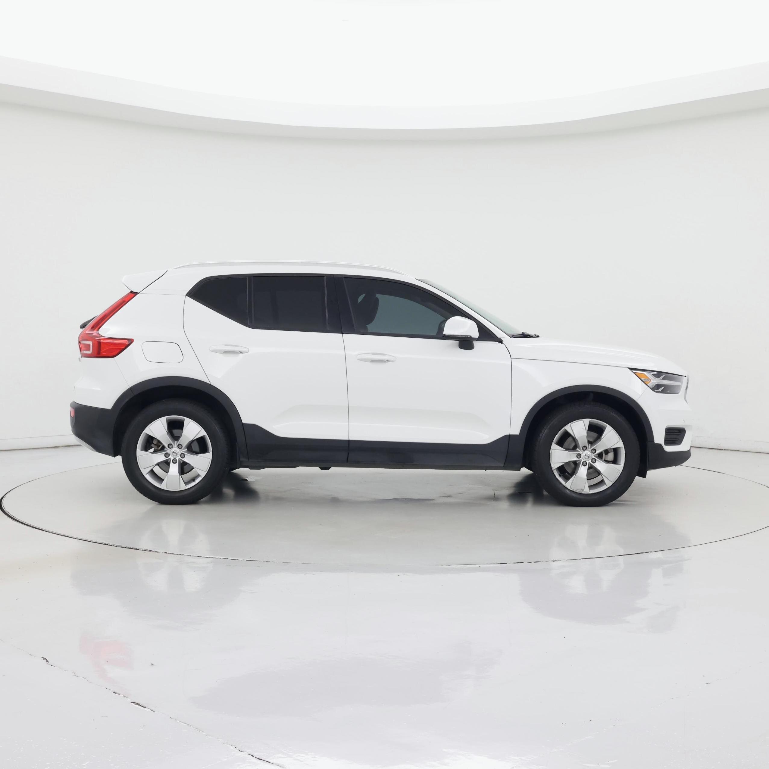 Thumbnail: 2020 Volvo XC40 - 7
