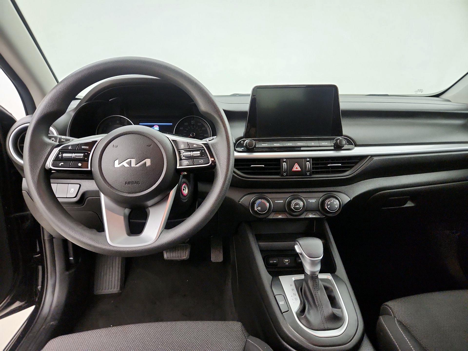 Thumbnail: 2023 Kia Forte - 9
