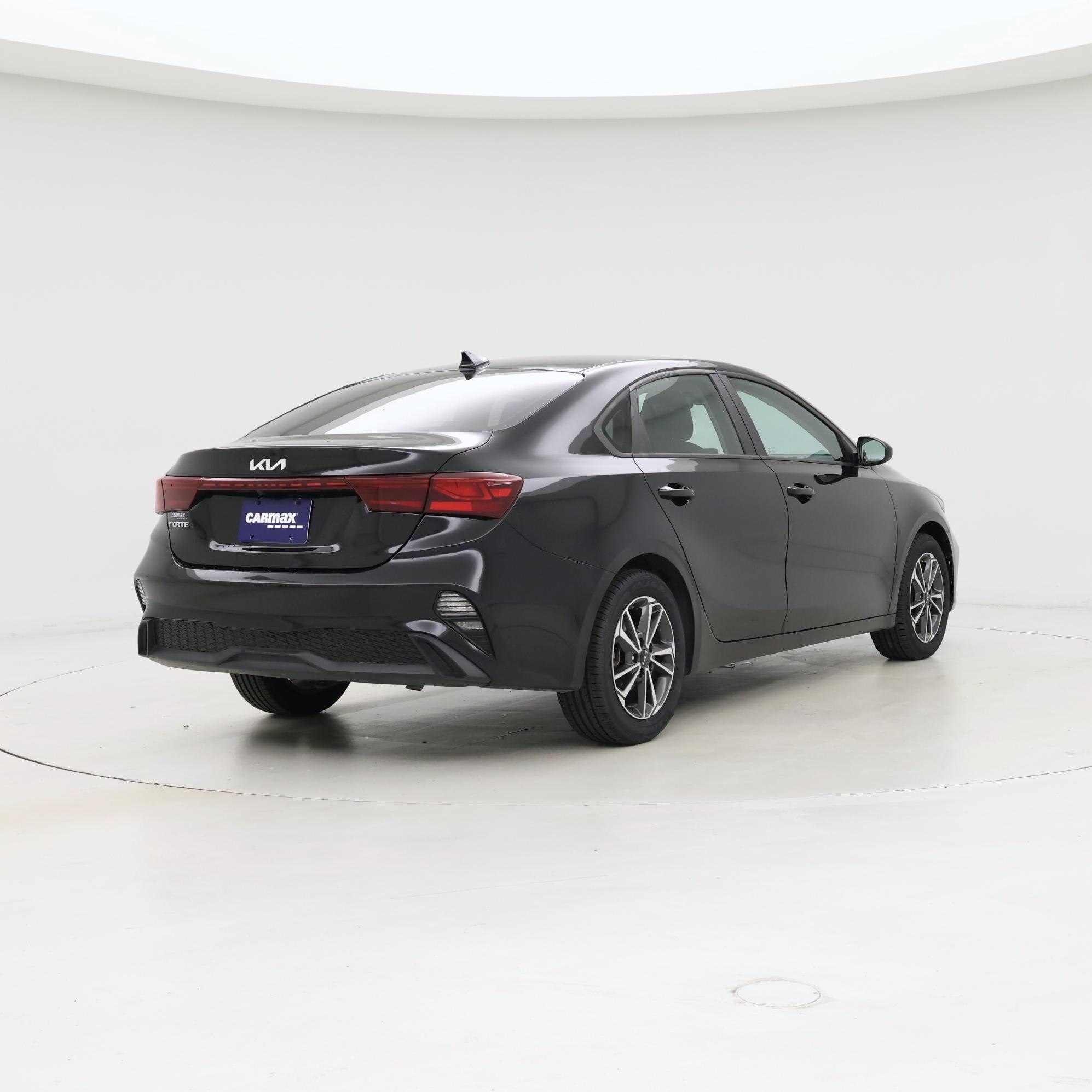 Thumbnail: 2023 Kia Forte - 8