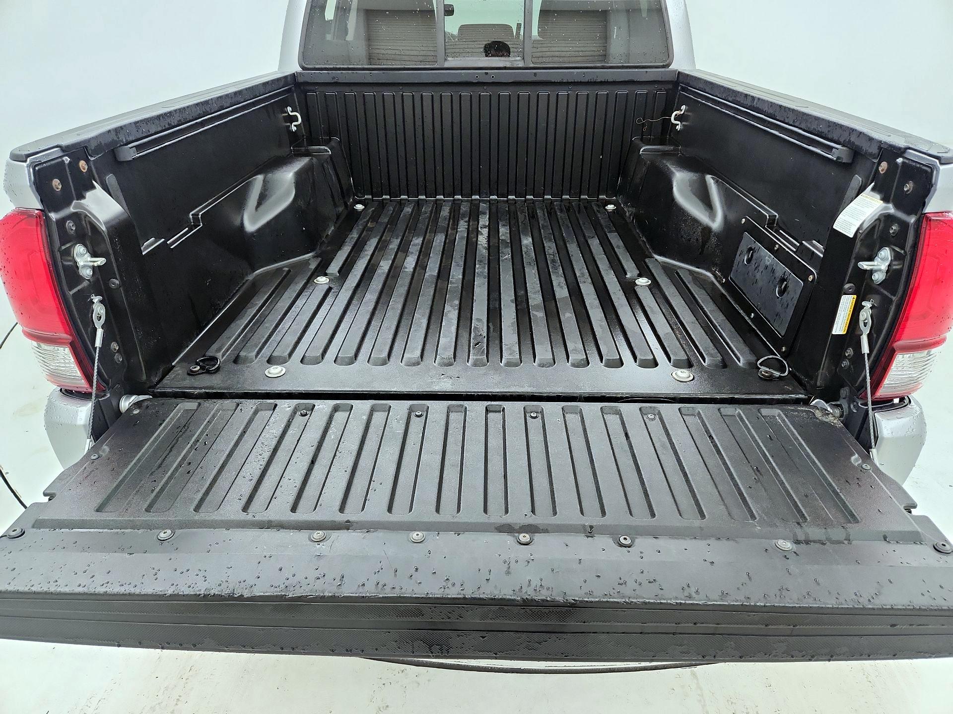 Thumbnail: 2021 Toyota Tacoma - 19