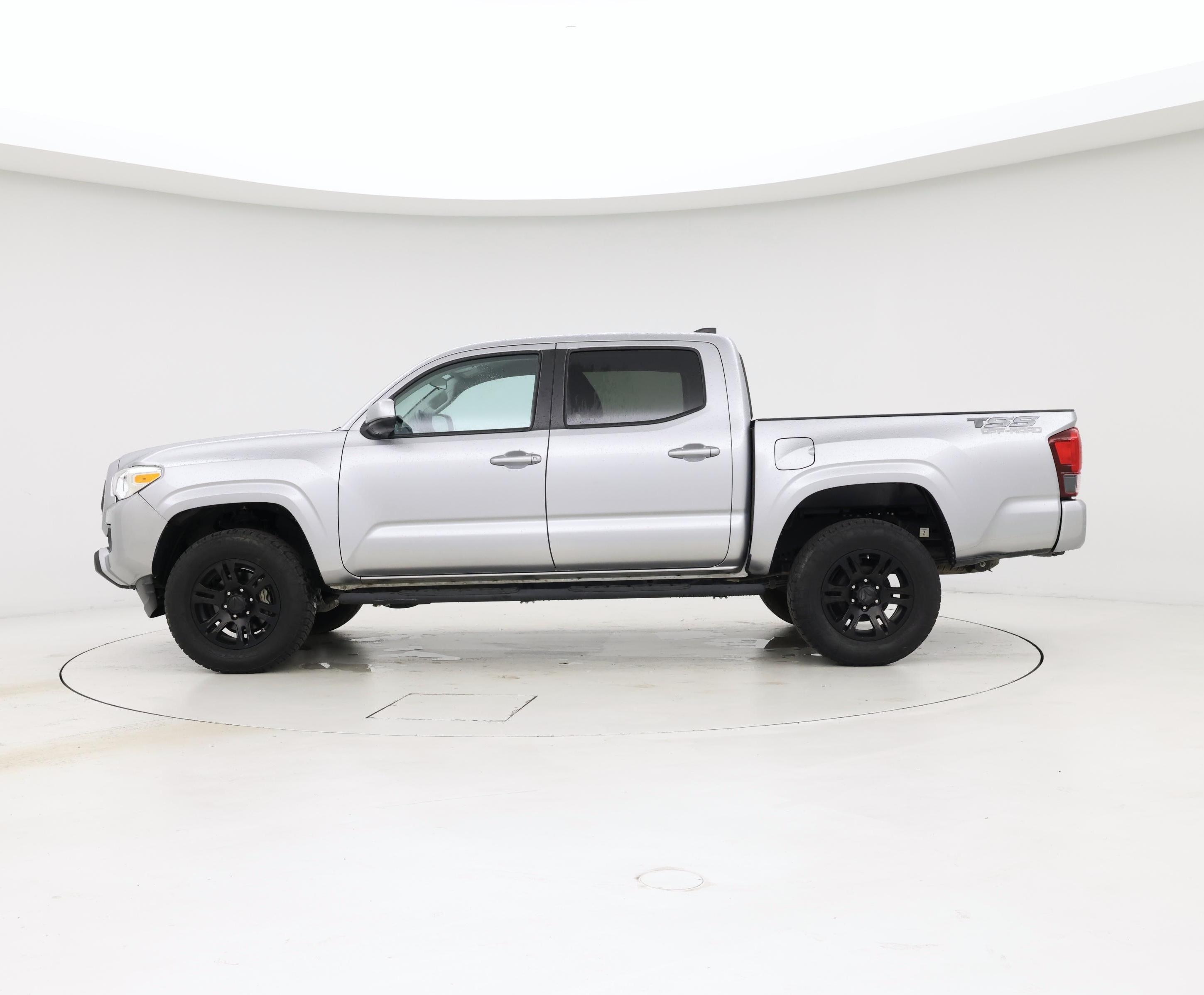 Thumbnail: 2021 Toyota Tacoma - 3
