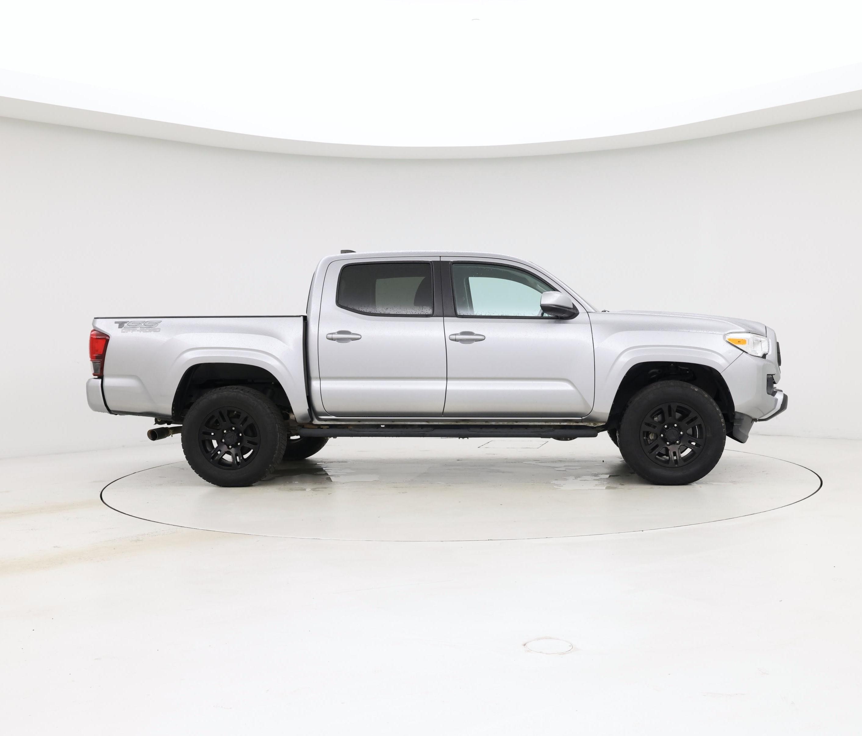 Thumbnail: 2021 Toyota Tacoma - 7