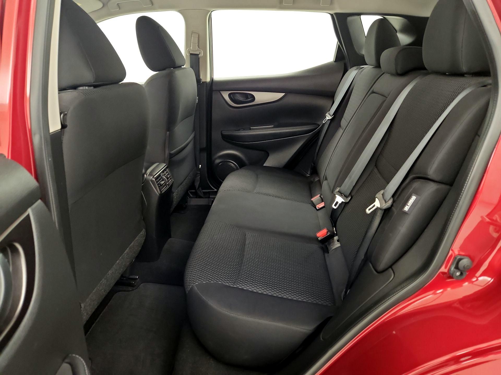 Thumbnail: 2020 Nissan Rogue Sport - 19
