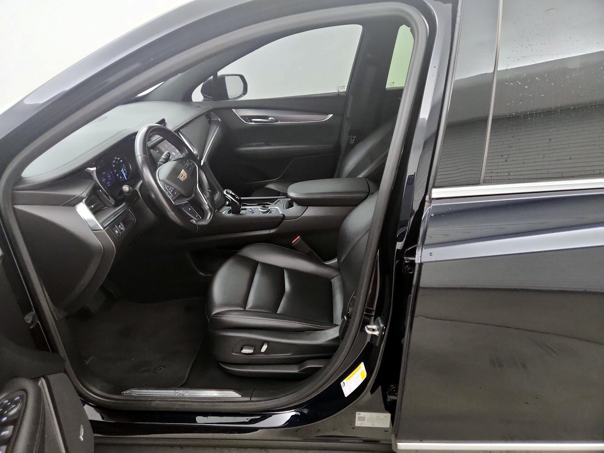 Thumbnail: 2022 Cadillac XT5 - 11
