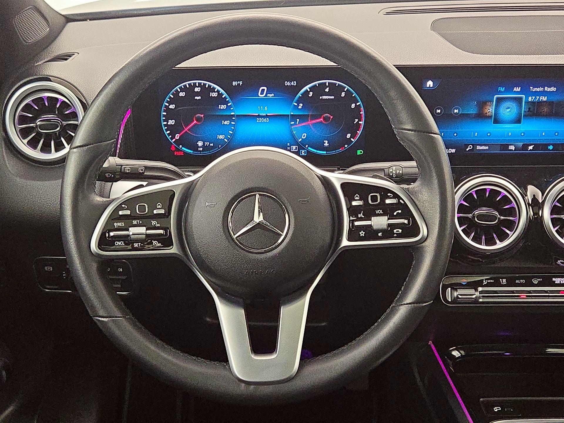 Thumbnail: 2022 Mercedes-Benz GLB - 10