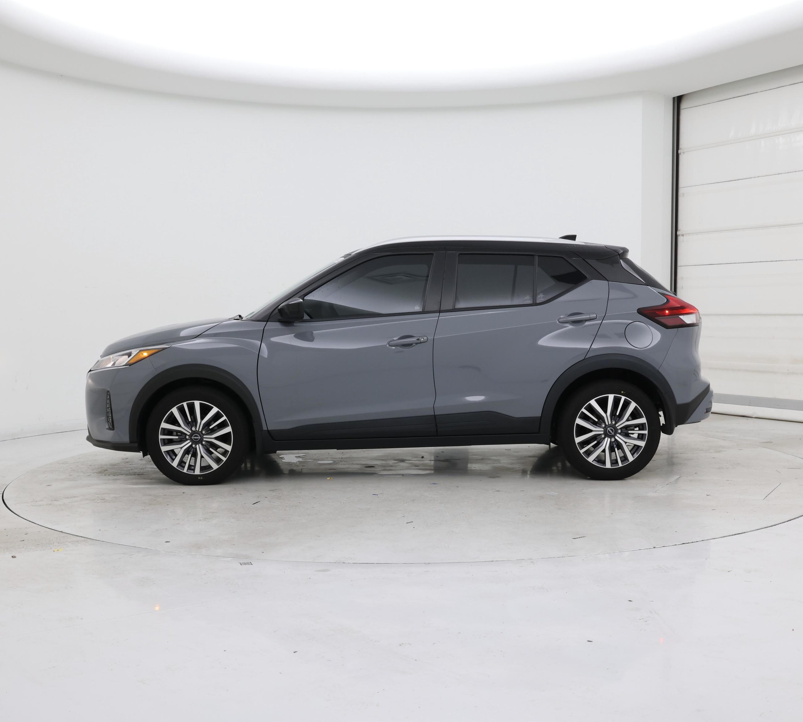 Thumbnail: 2023 Nissan Kicks - 3