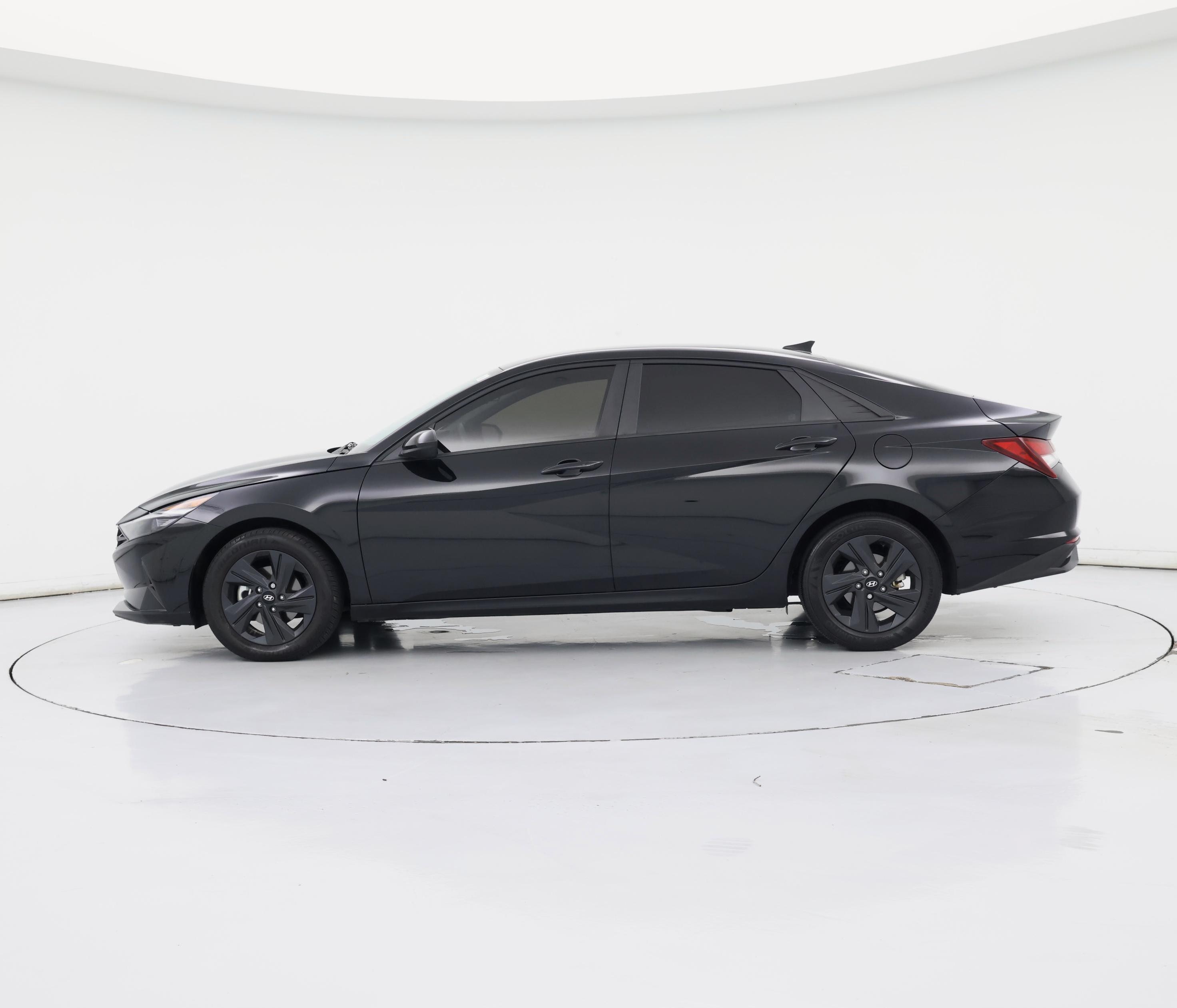 Thumbnail: 2023 Hyundai Elantra - 3