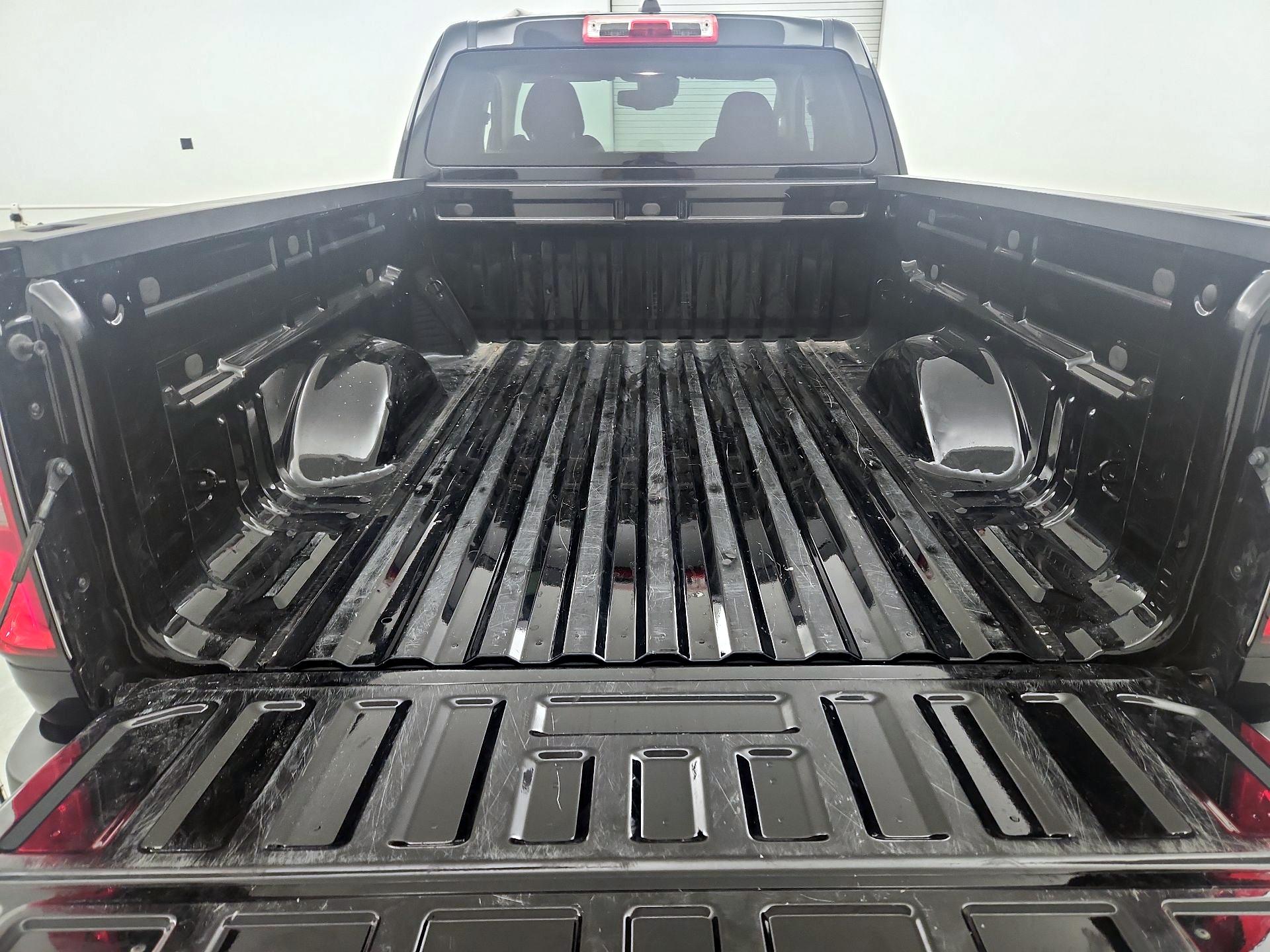 Thumbnail: 2022 Chevrolet Colorado - 19