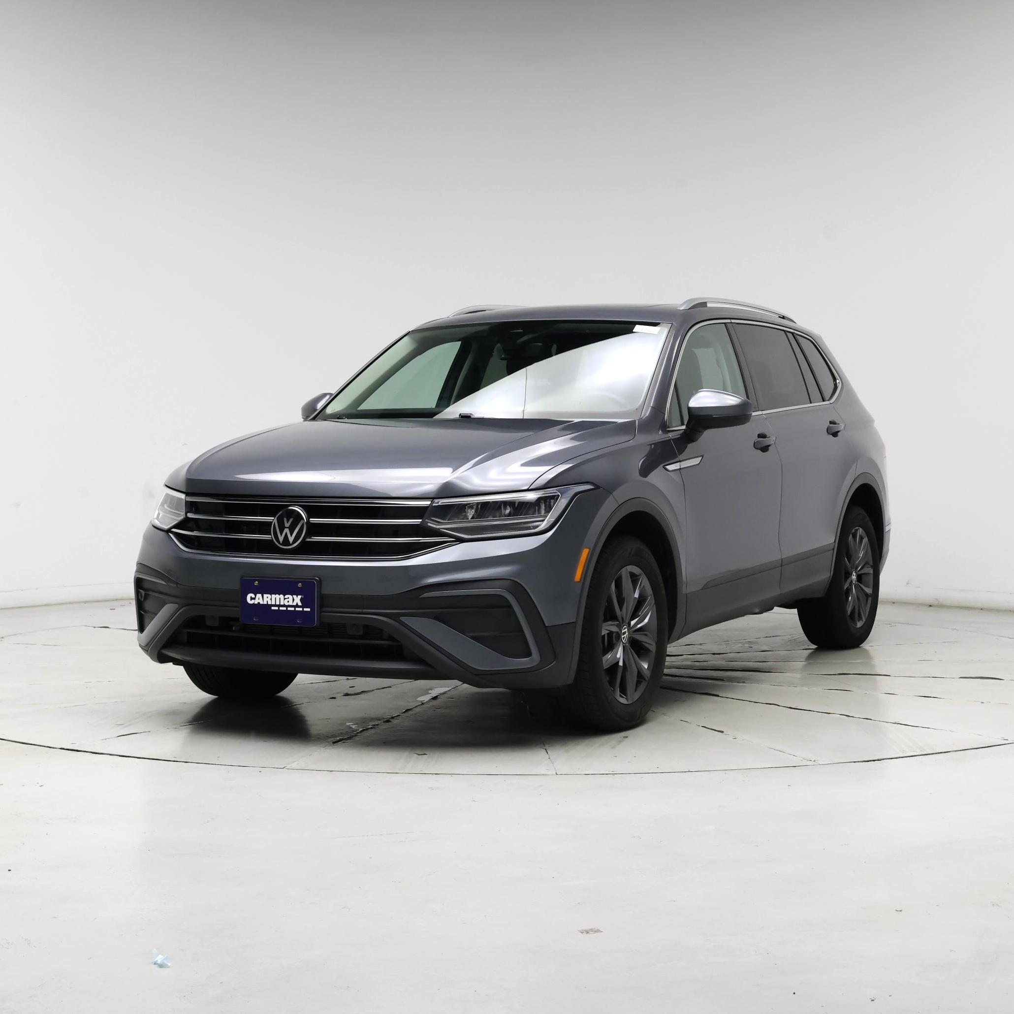 Thumbnail: 2022 Volkswagen Tiguan - 4