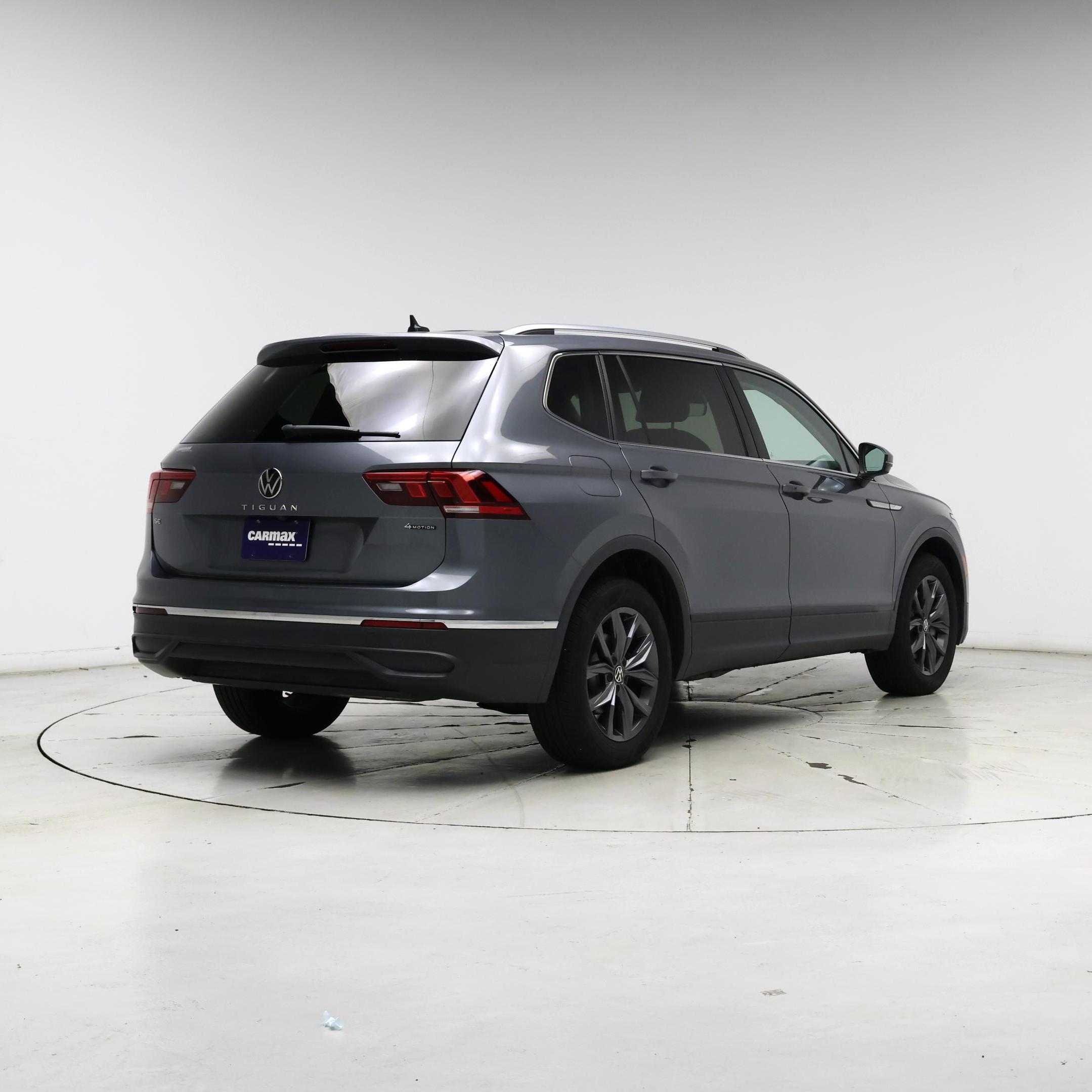 Thumbnail: 2022 Volkswagen Tiguan - 8