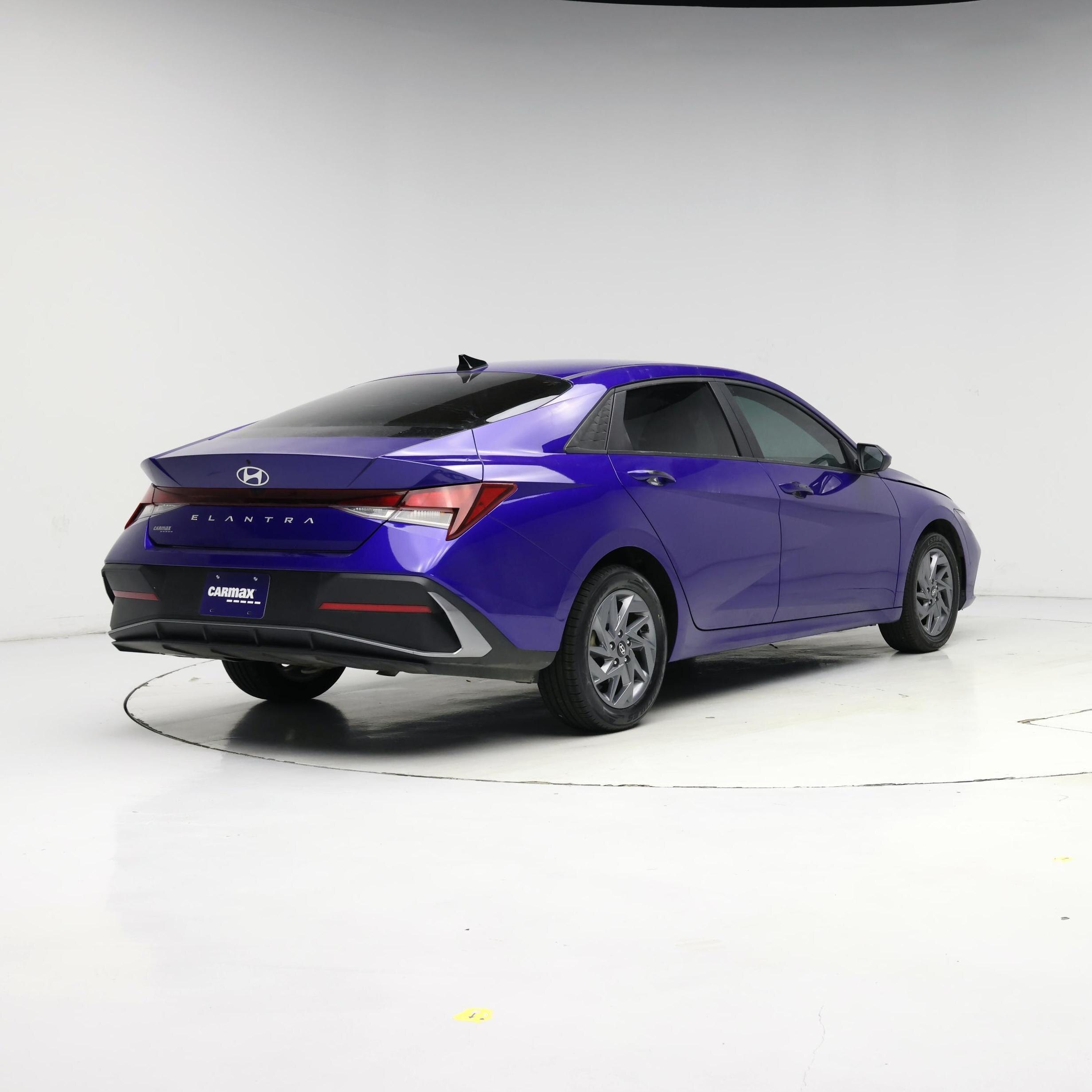 Thumbnail: 2024 Hyundai Elantra - 8