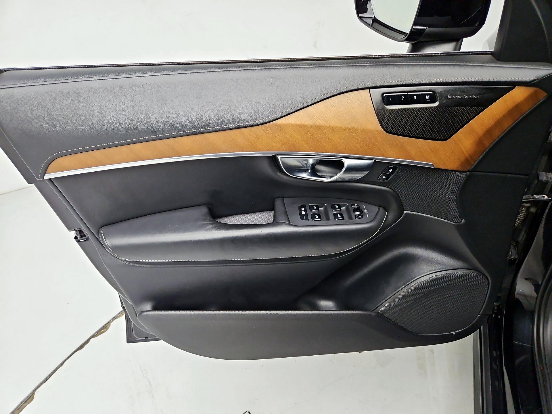 Thumbnail: 2019 Volvo XC90 - 12
