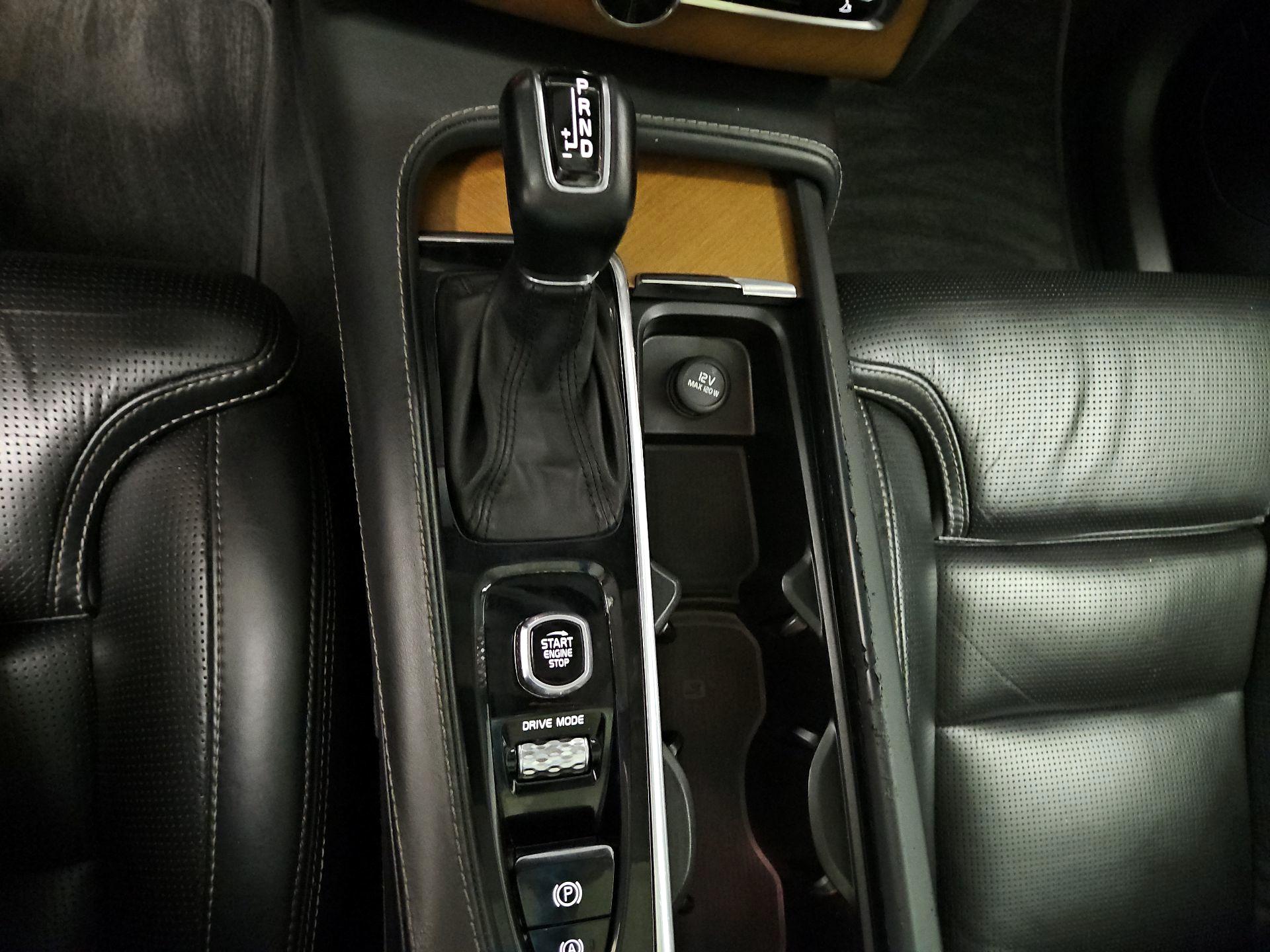 Thumbnail: 2019 Volvo XC90 - 18