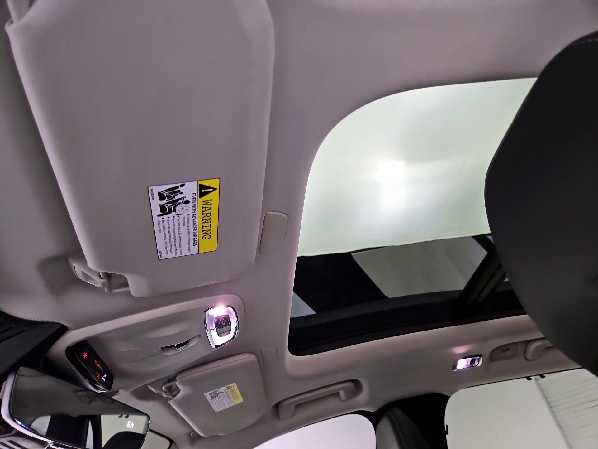 Thumbnail: 2019 Volvo XC90 - 20