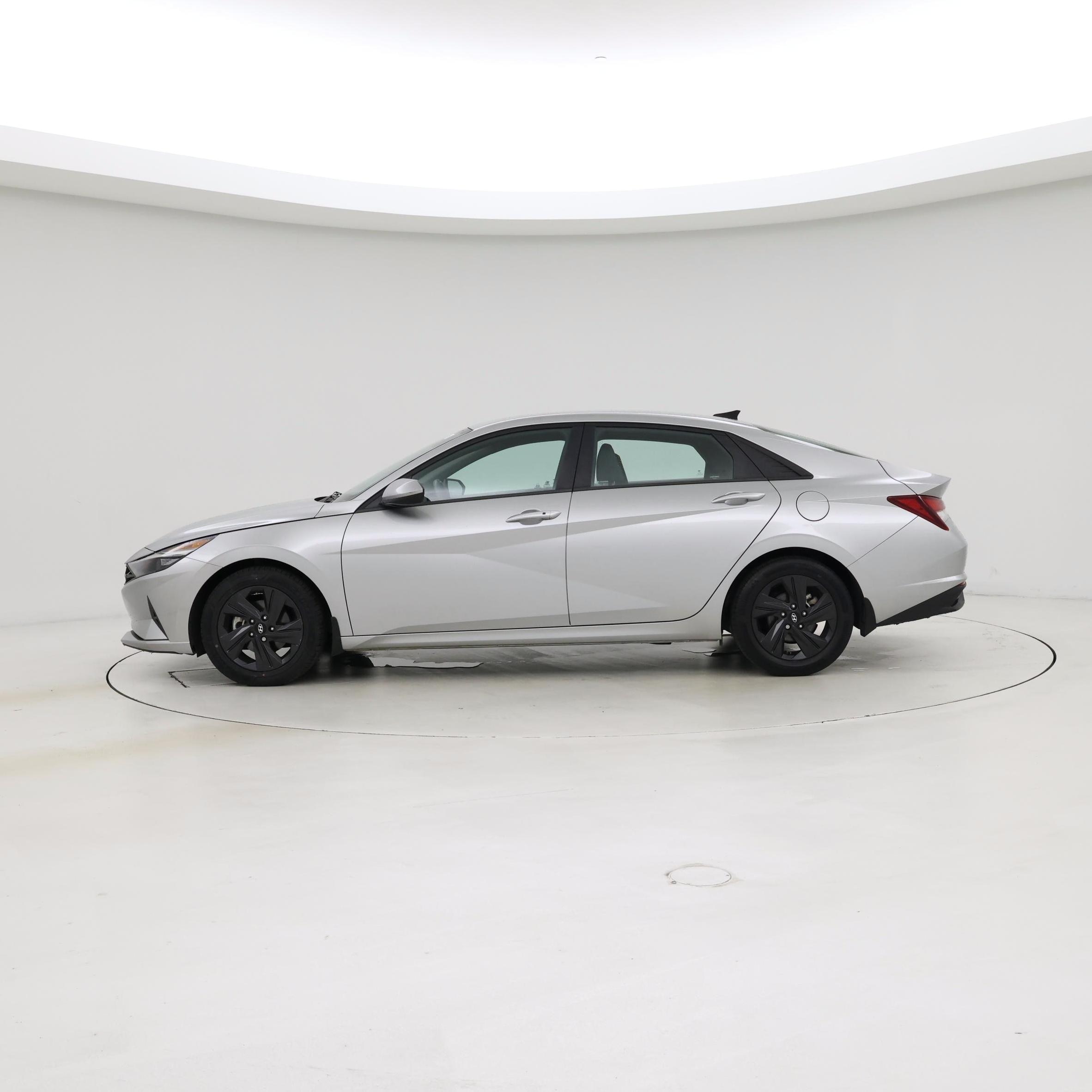 Thumbnail: 2022 Hyundai Elantra - 3
