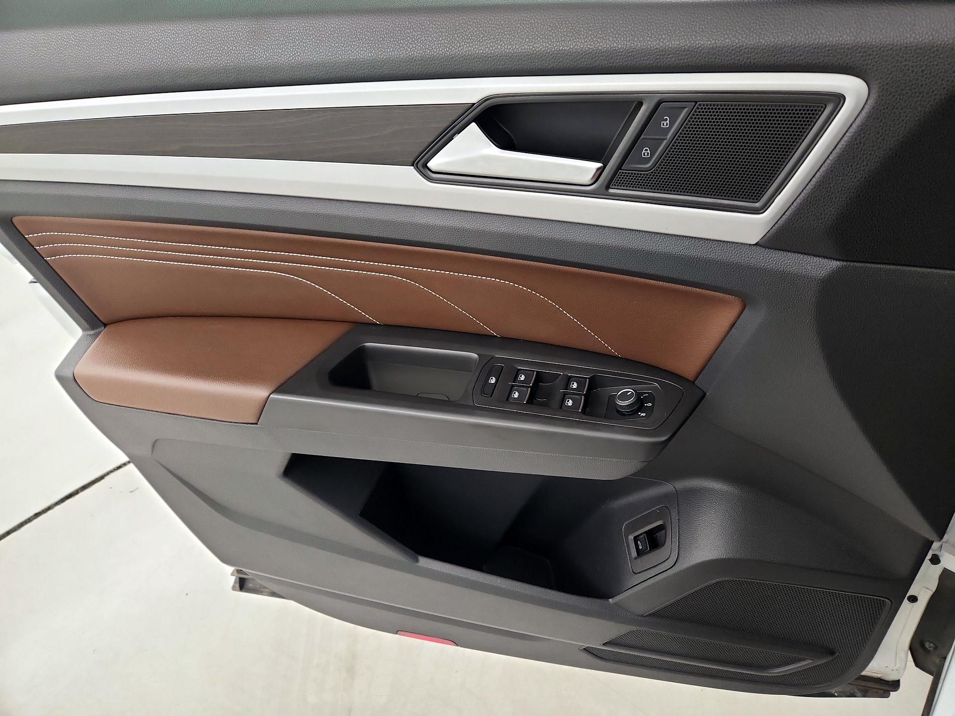 Thumbnail: 2023 Volkswagen Atlas - 12
