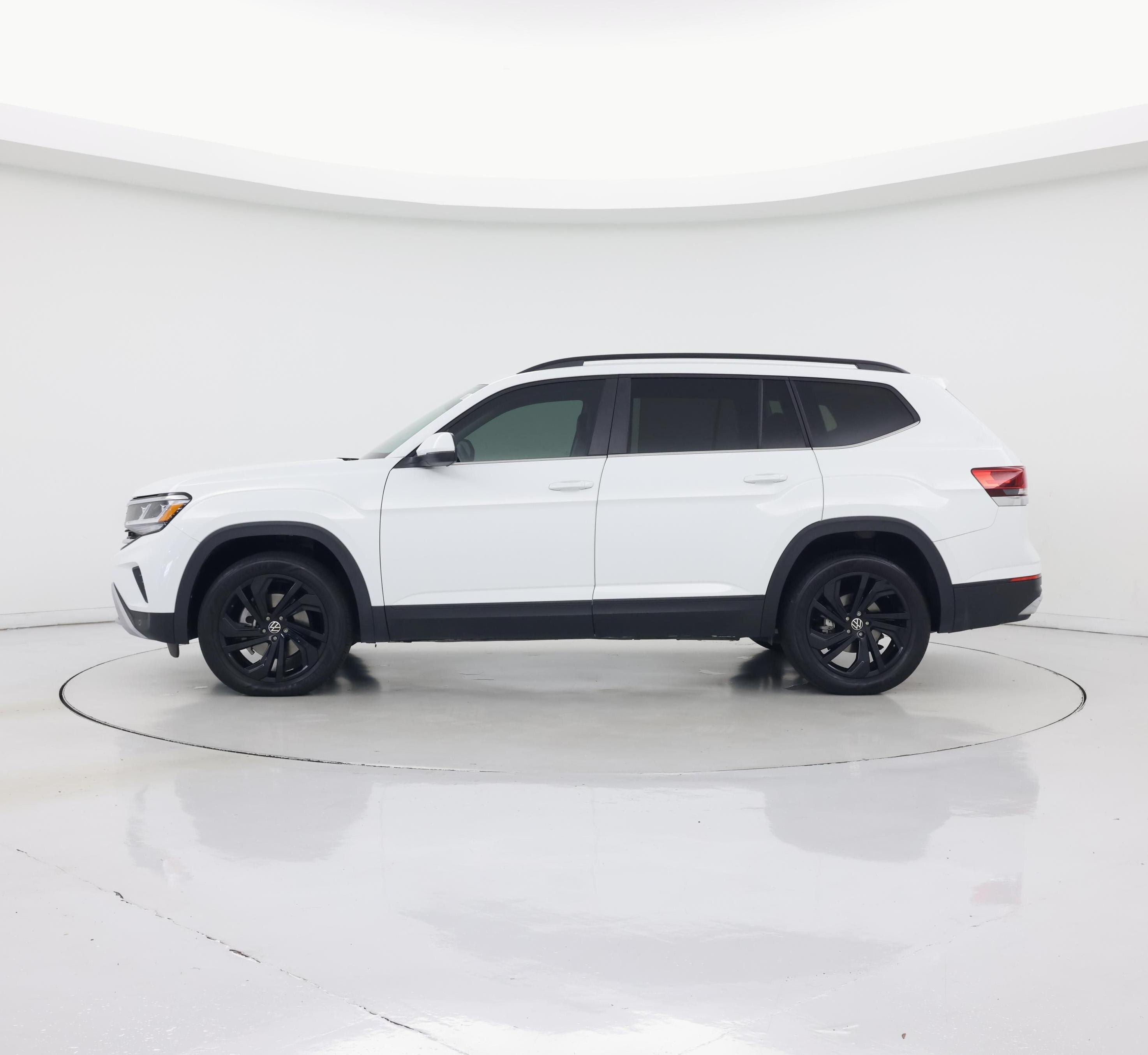 Thumbnail: 2023 Volkswagen Atlas - 3