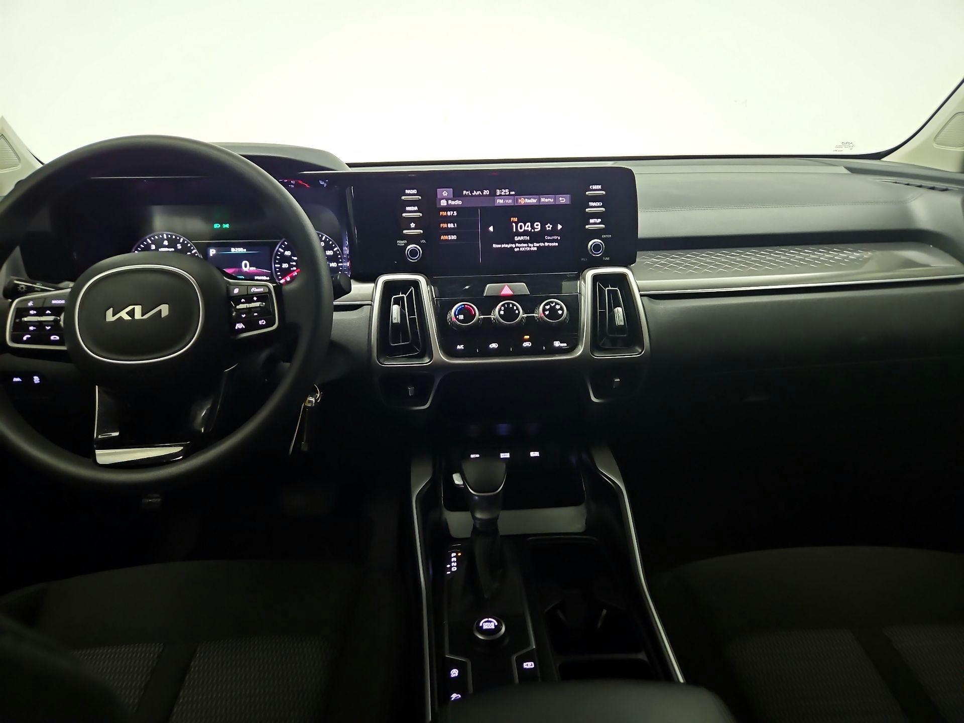 Thumbnail: 2023 Kia Sorento - 9