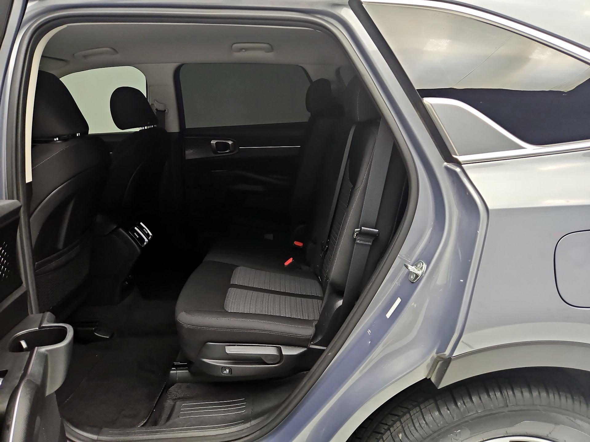Thumbnail: 2023 Kia Sorento - 19