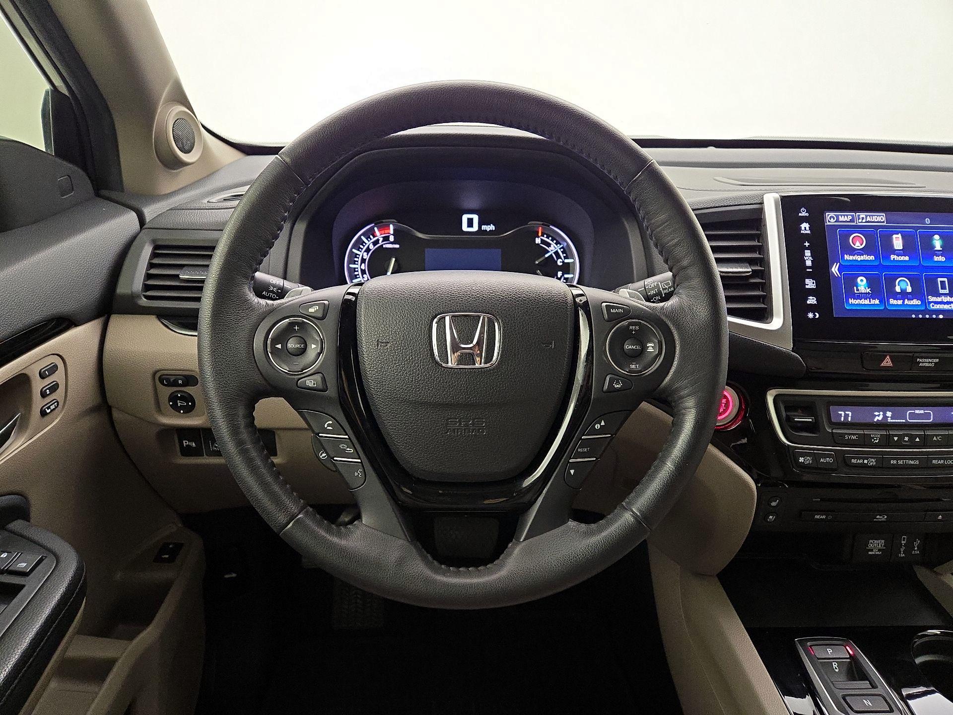 Thumbnail: 2017 Honda Pilot - 10