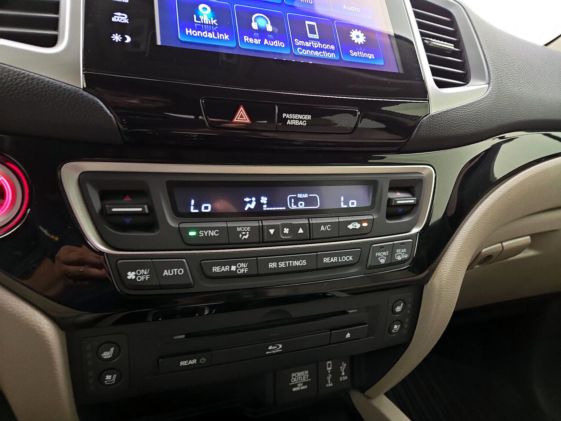 Thumbnail: 2017 Honda Pilot - 17