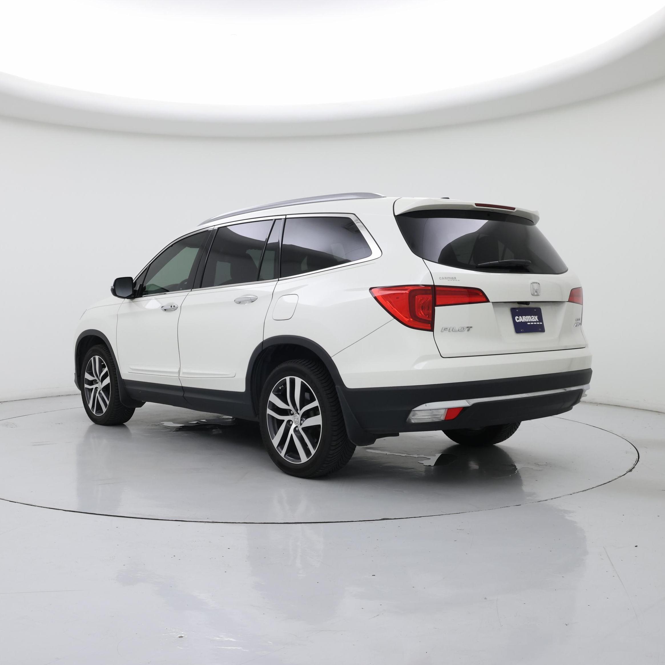 Thumbnail: 2017 Honda Pilot - 2