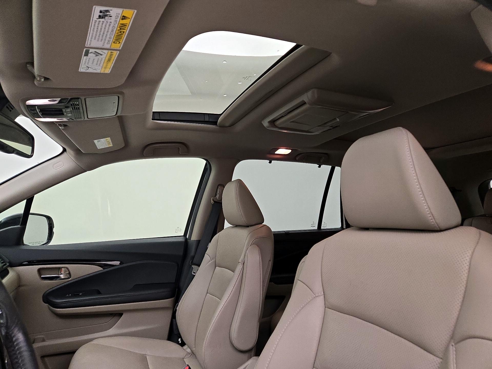 Thumbnail: 2017 Honda Pilot - 20