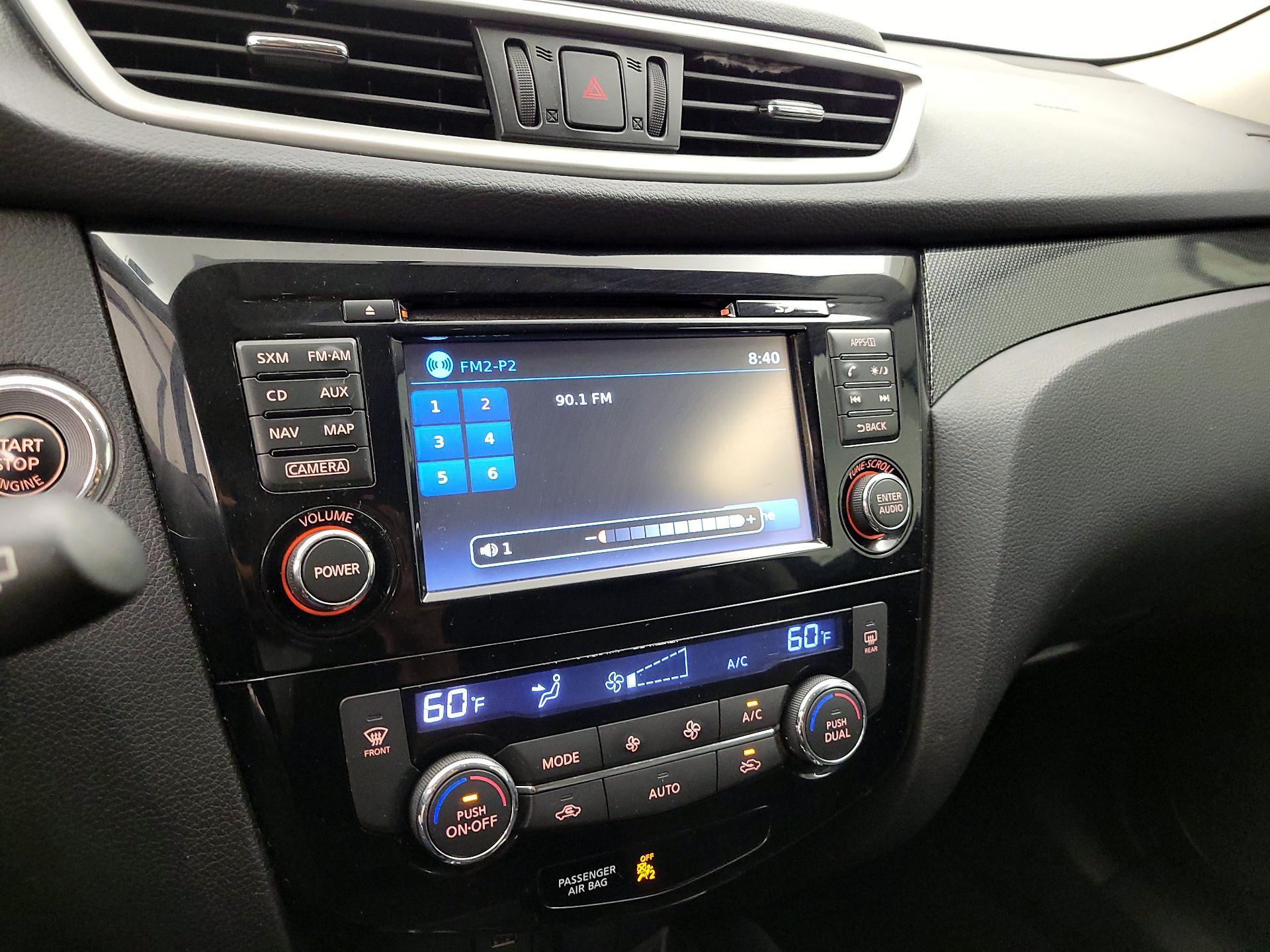 Thumbnail: 2015 Nissan Rogue - 16