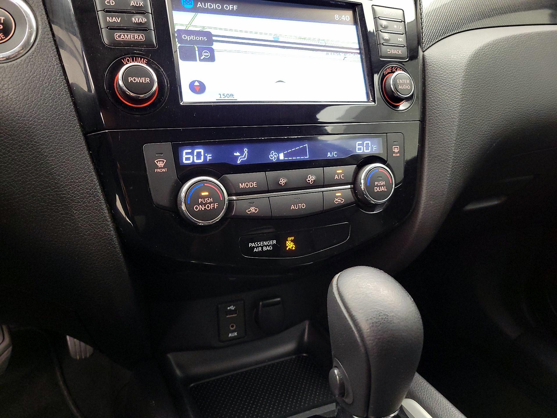 Thumbnail: 2015 Nissan Rogue - 17