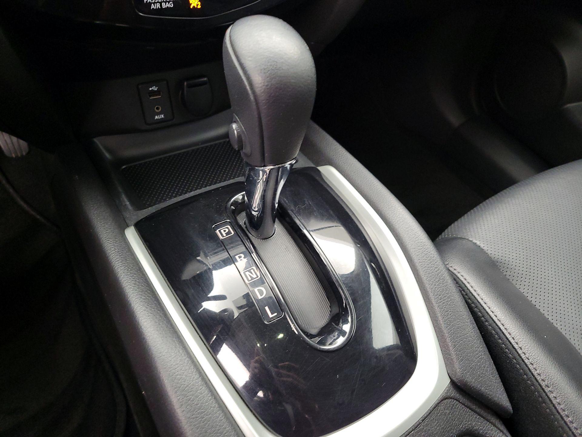 Thumbnail: 2015 Nissan Rogue - 18