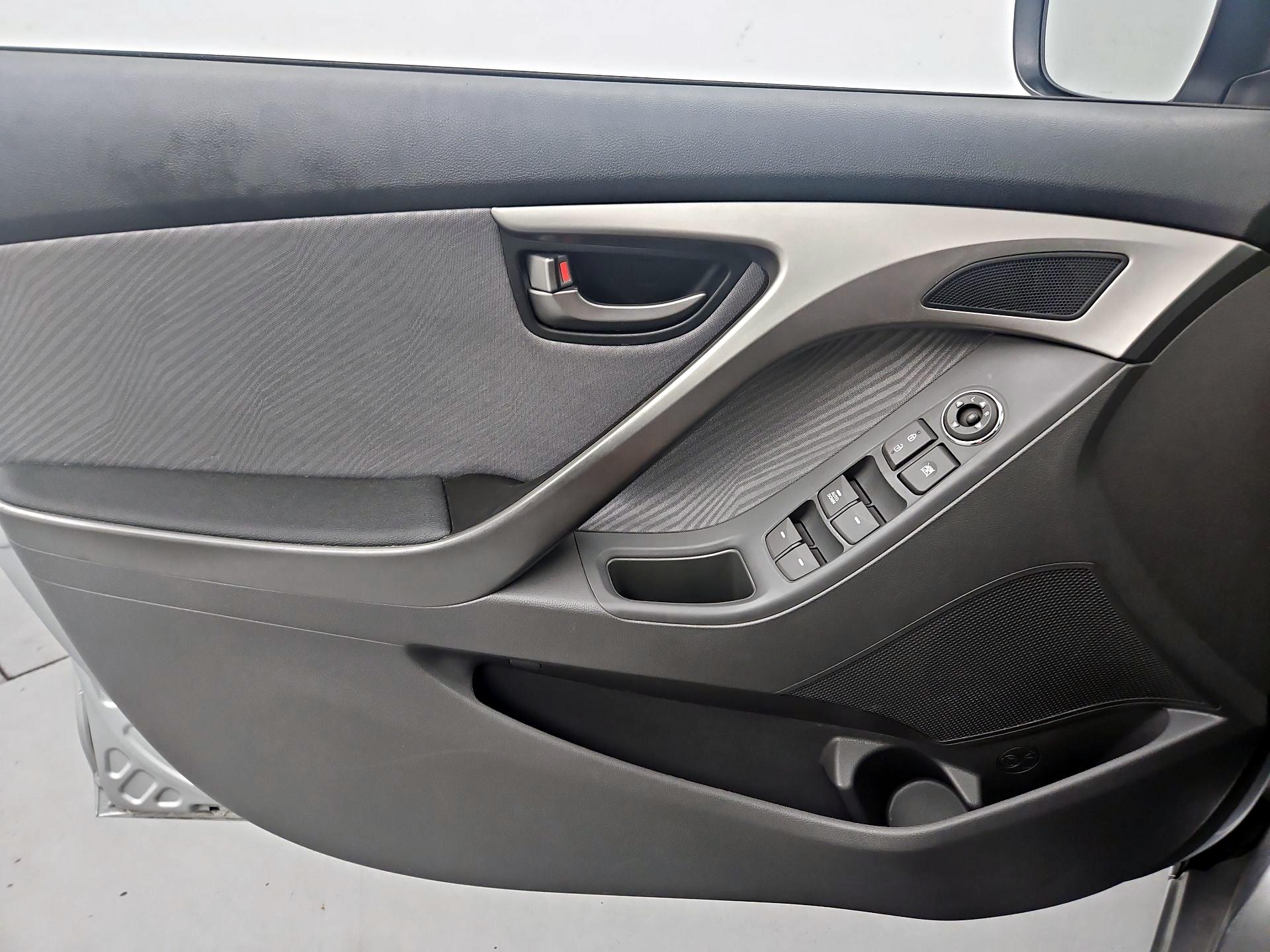 Thumbnail: 2013 Hyundai Elantra - 12