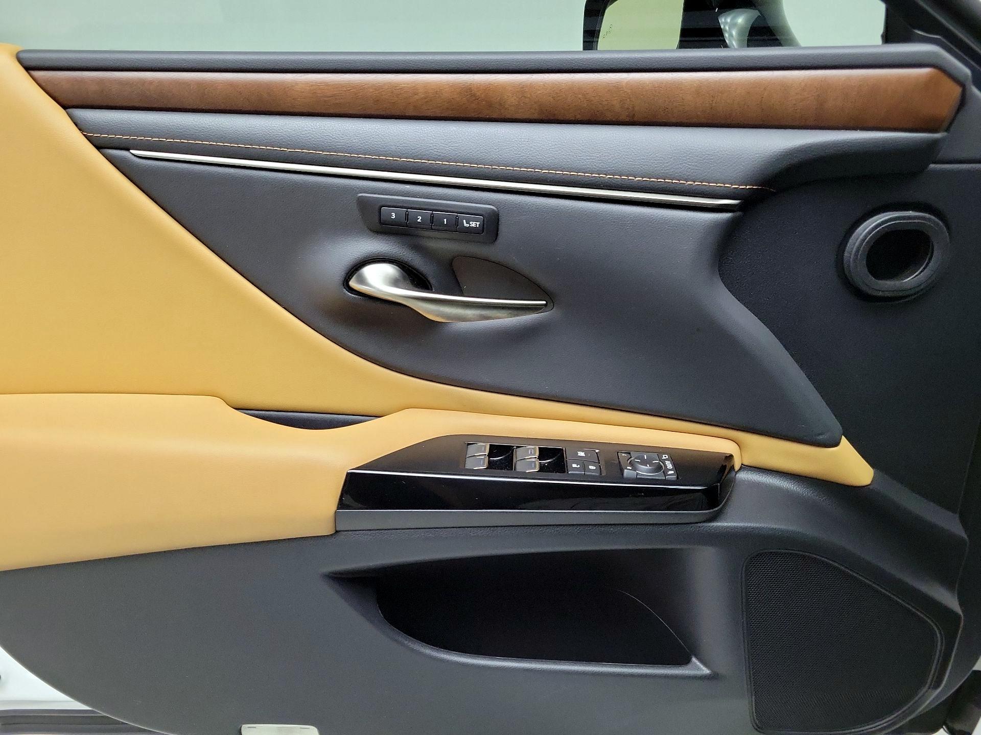 Thumbnail: 2023 Lexus ES - 12