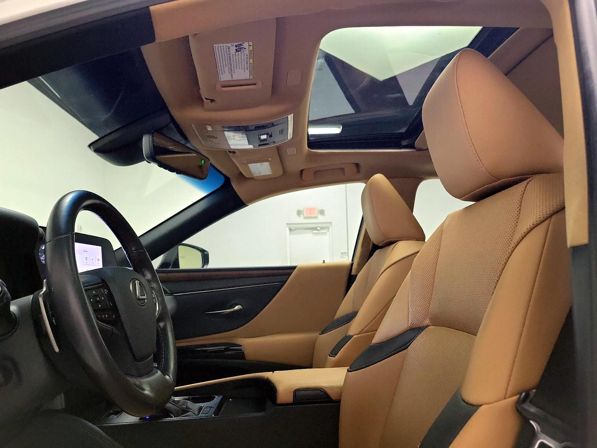 Thumbnail: 2023 Lexus ES - 18
