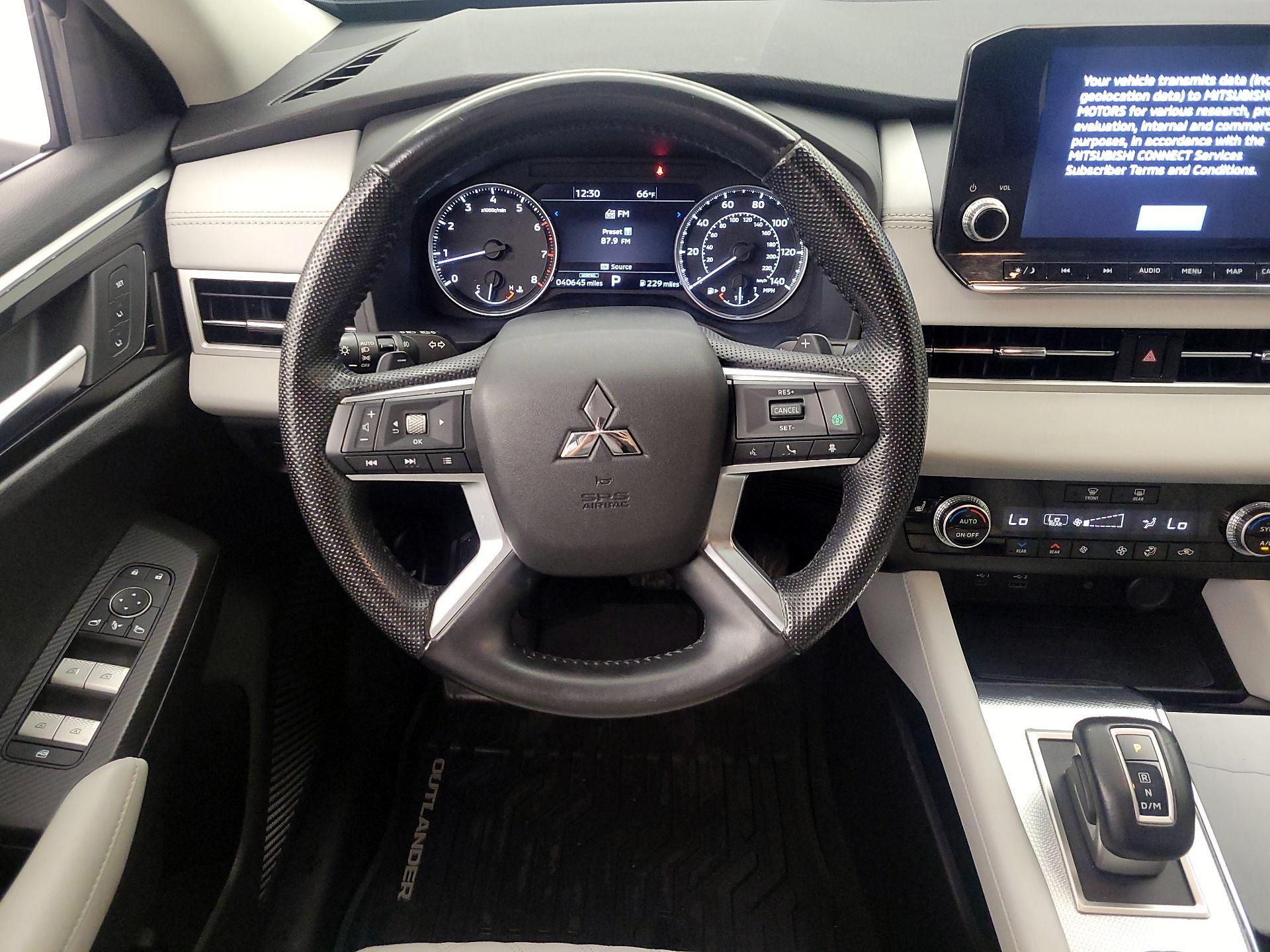 Thumbnail: 2022 Mitsubishi Outlander - 10