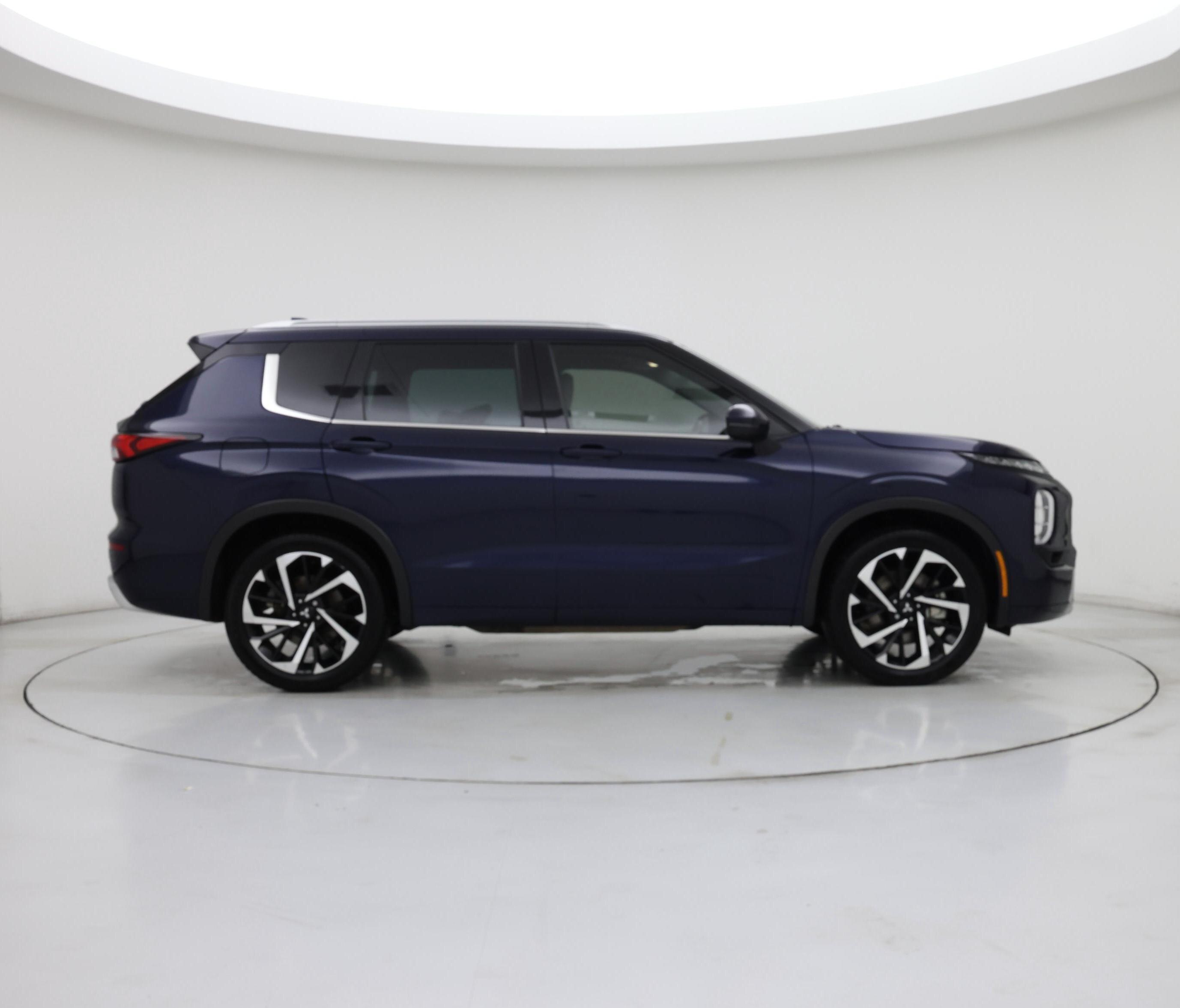 Thumbnail: 2022 Mitsubishi Outlander - 7