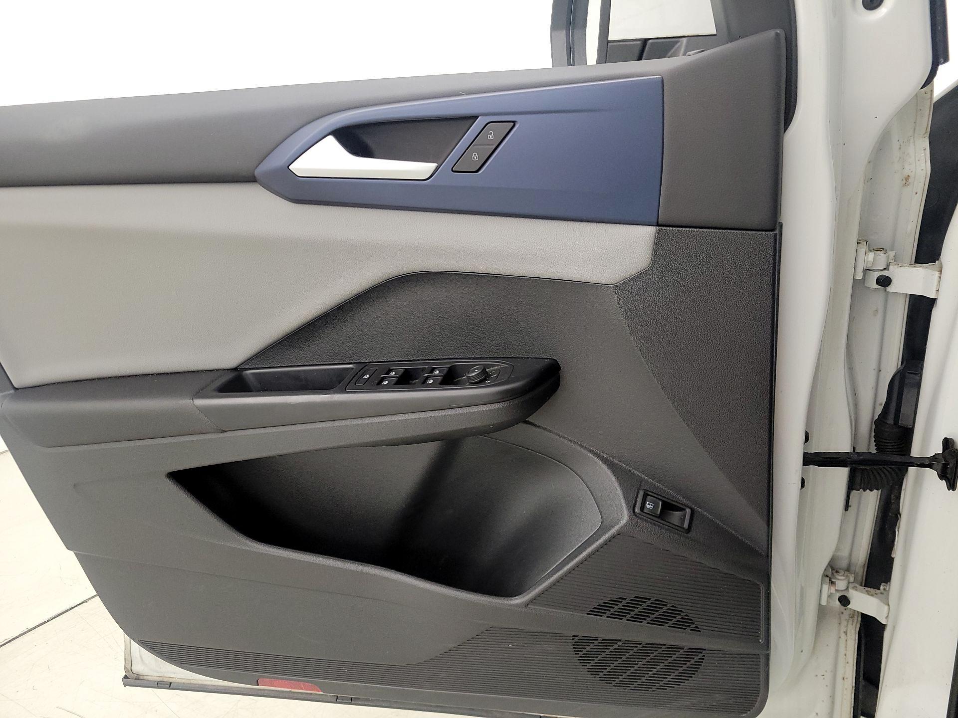 Thumbnail: 2022 Volkswagen Taos - 12