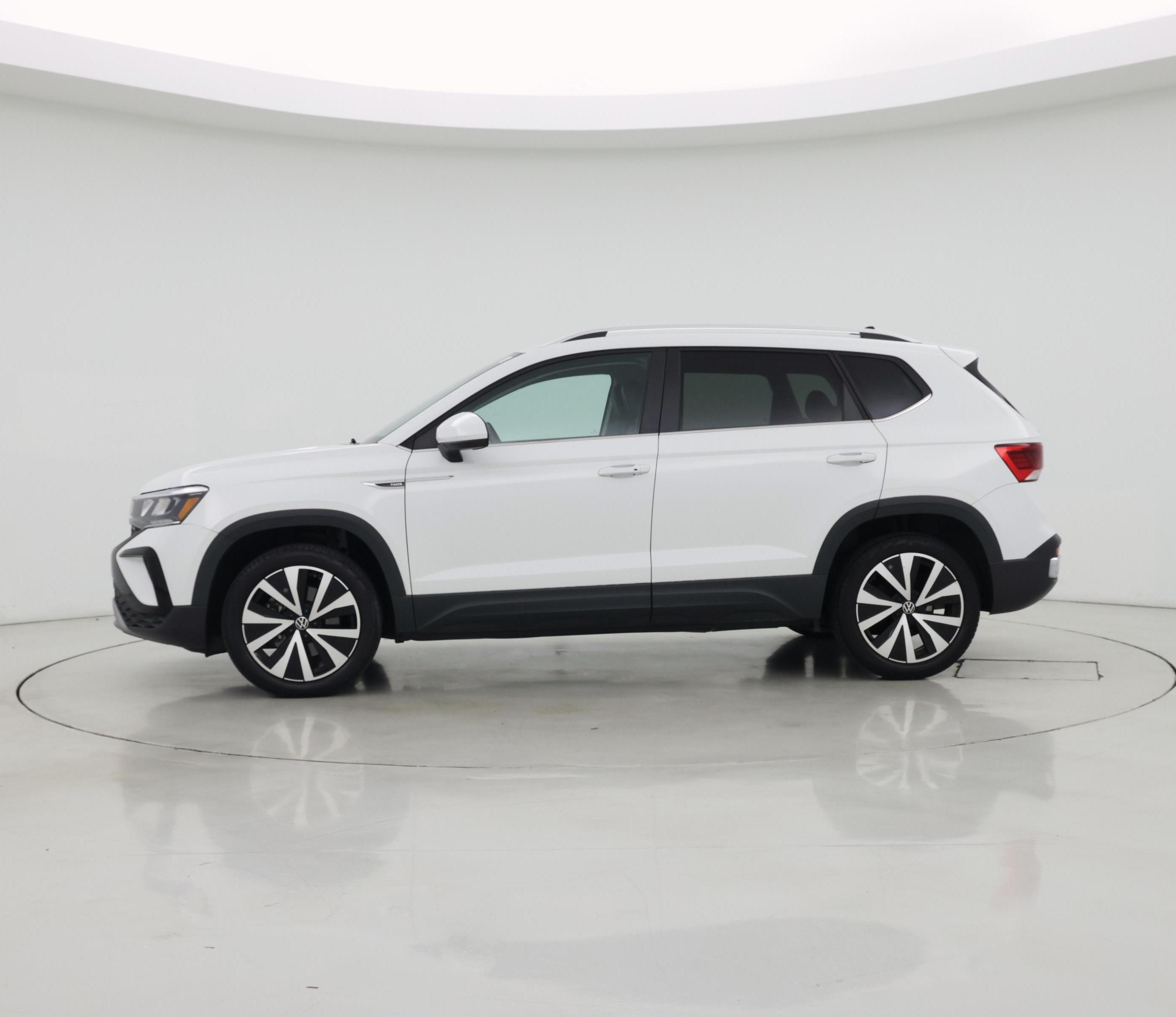 Thumbnail: 2022 Volkswagen Taos - 3