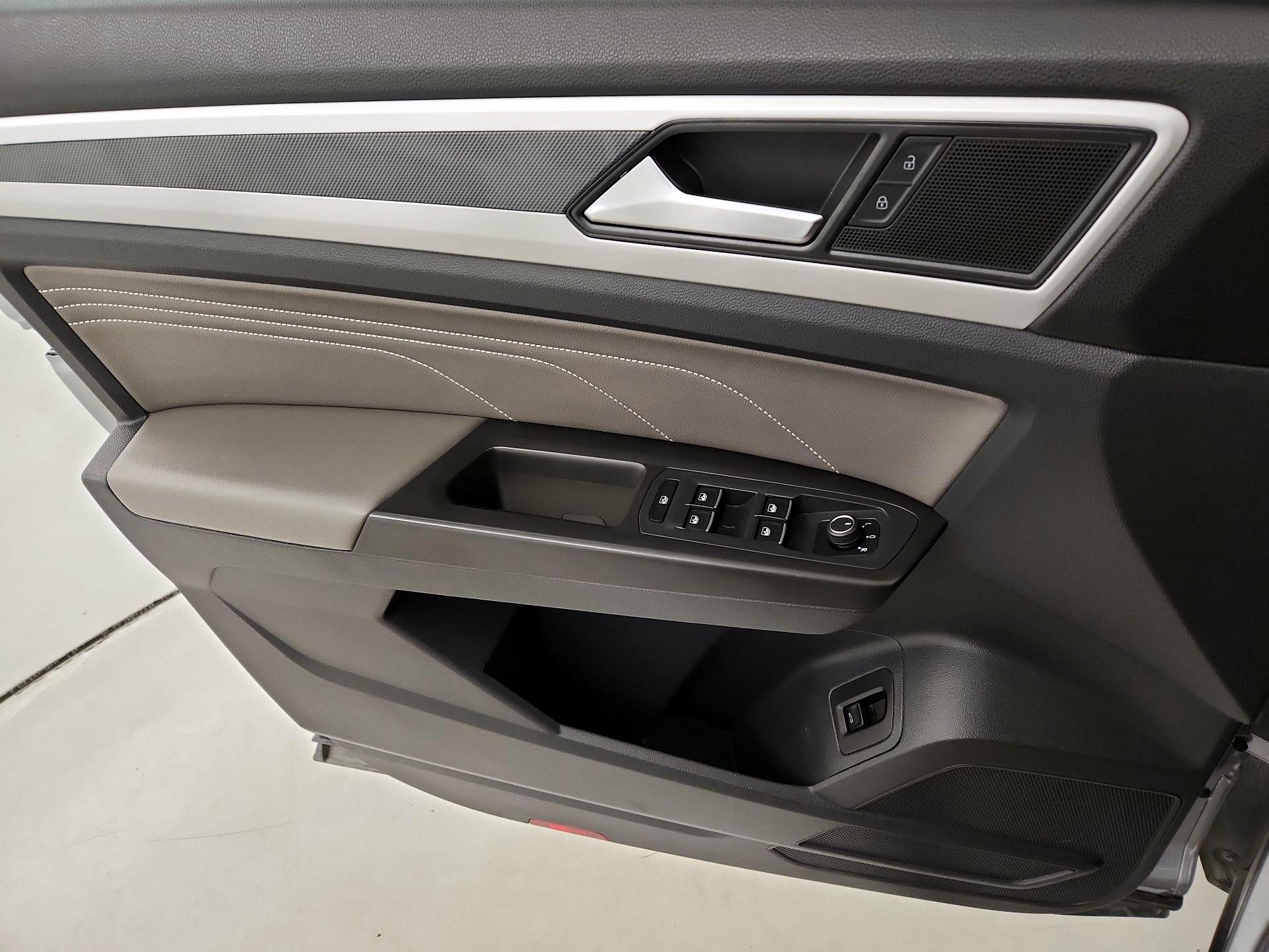 Thumbnail: 2022 Volkswagen Atlas - 12