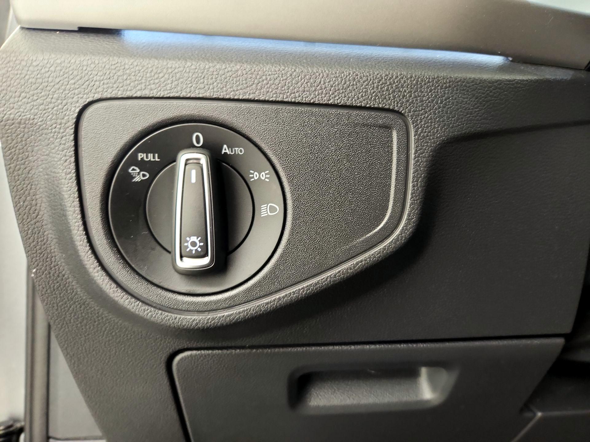 Thumbnail: 2022 Volkswagen Atlas - 13