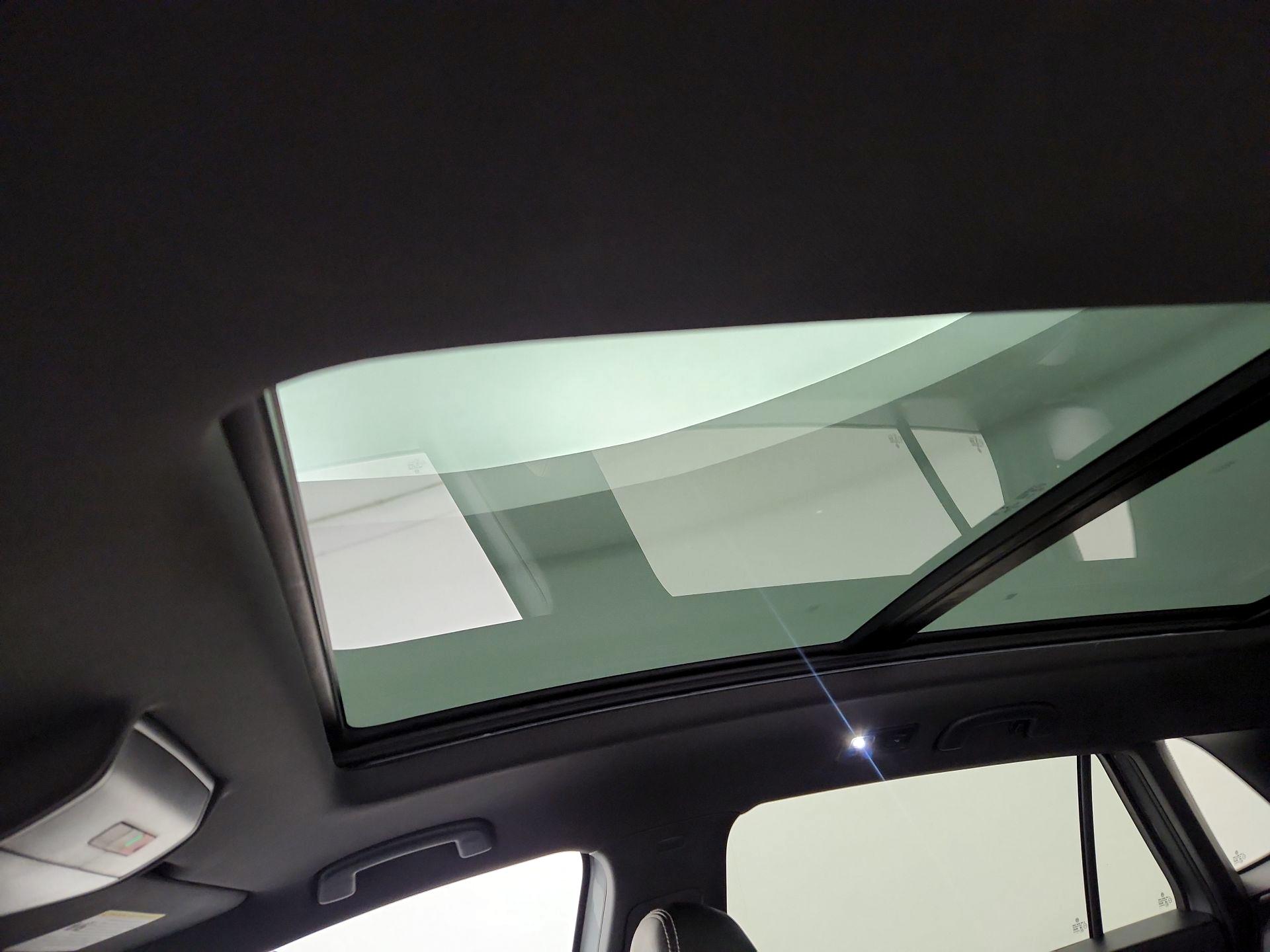 Thumbnail: 2022 Volkswagen Atlas - 19