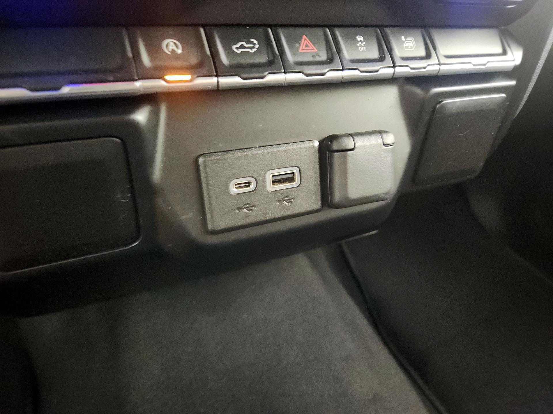 Thumbnail: 2019 Chevrolet Silverado 1500 - 18