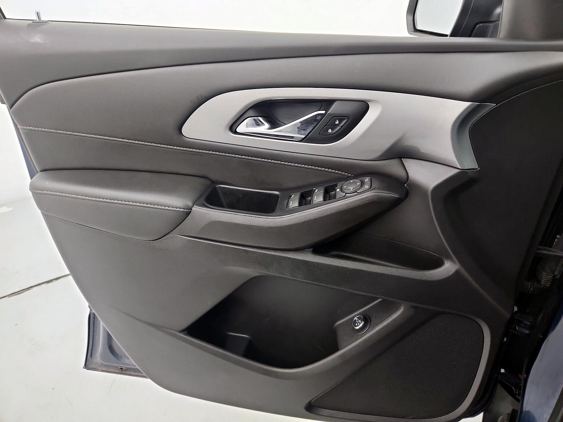 Thumbnail: 2023 Chevrolet Traverse - 12