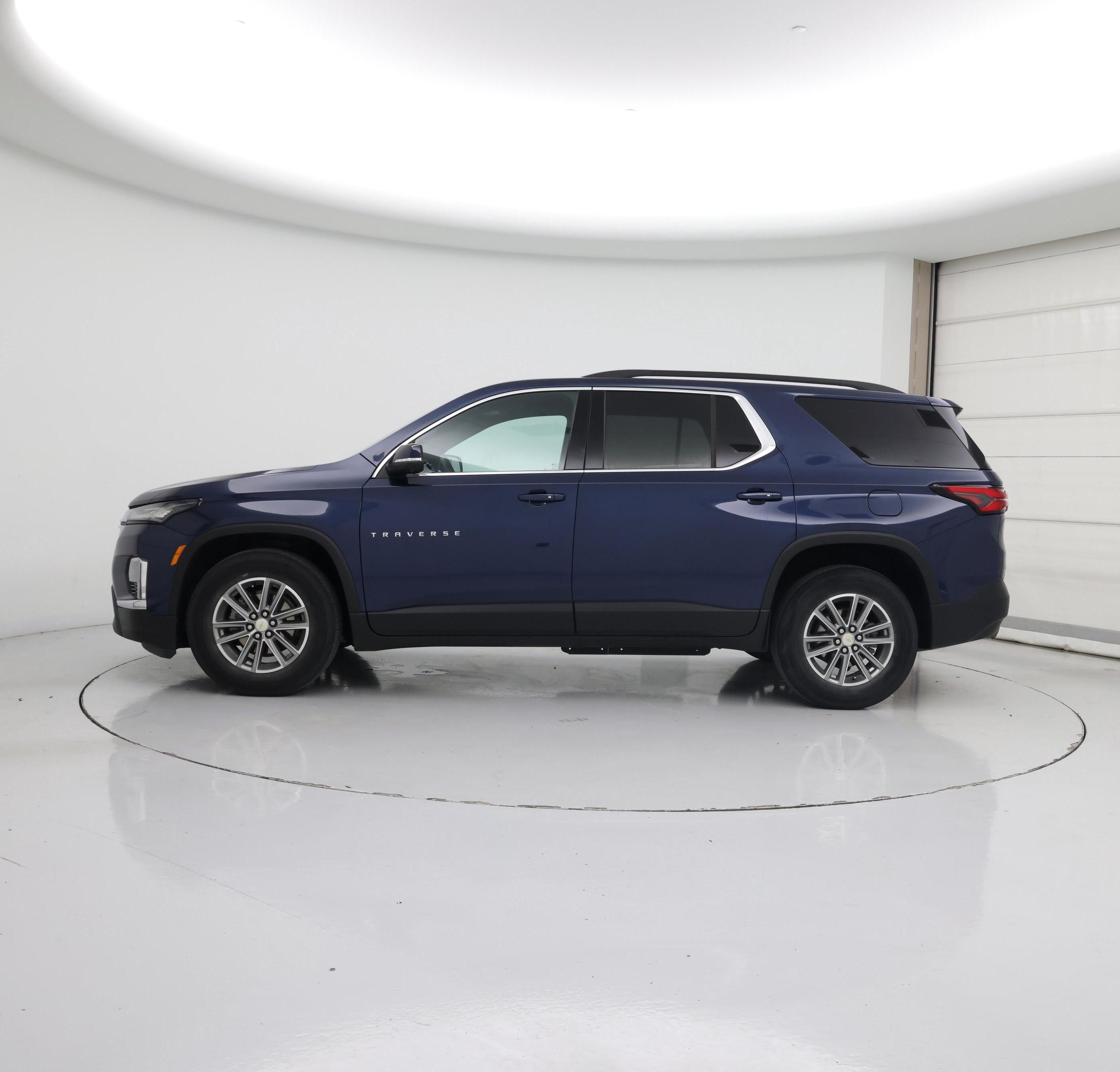 Thumbnail: 2023 Chevrolet Traverse - 3