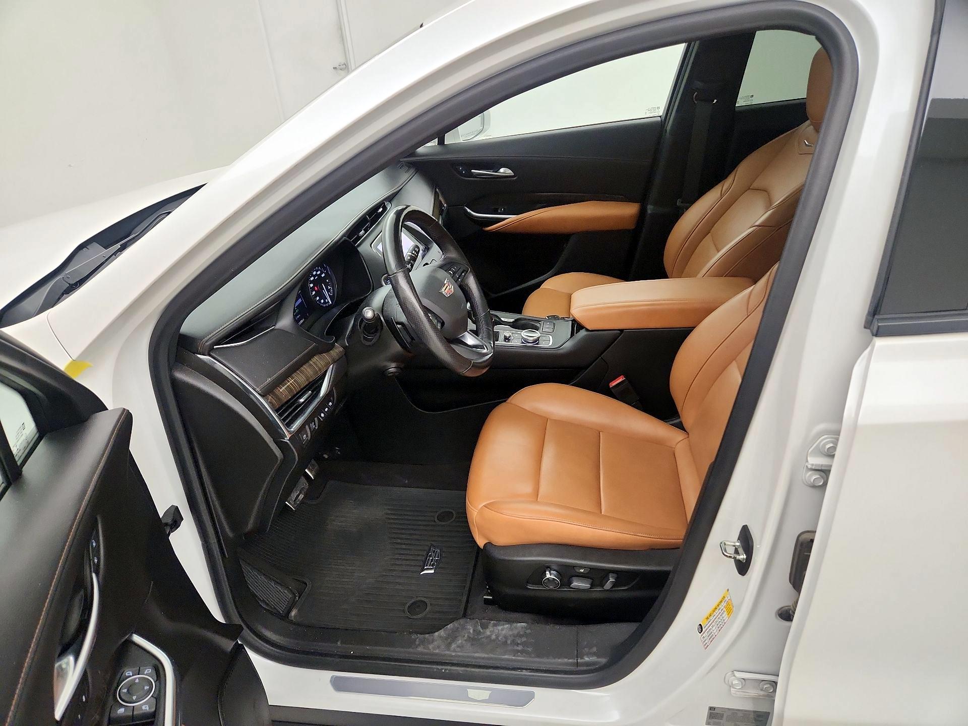 Thumbnail: 2019 Cadillac XT4 - 11