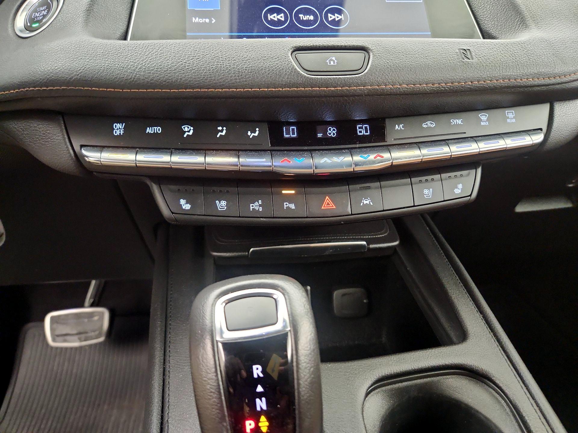 Thumbnail: 2019 Cadillac XT4 - 17