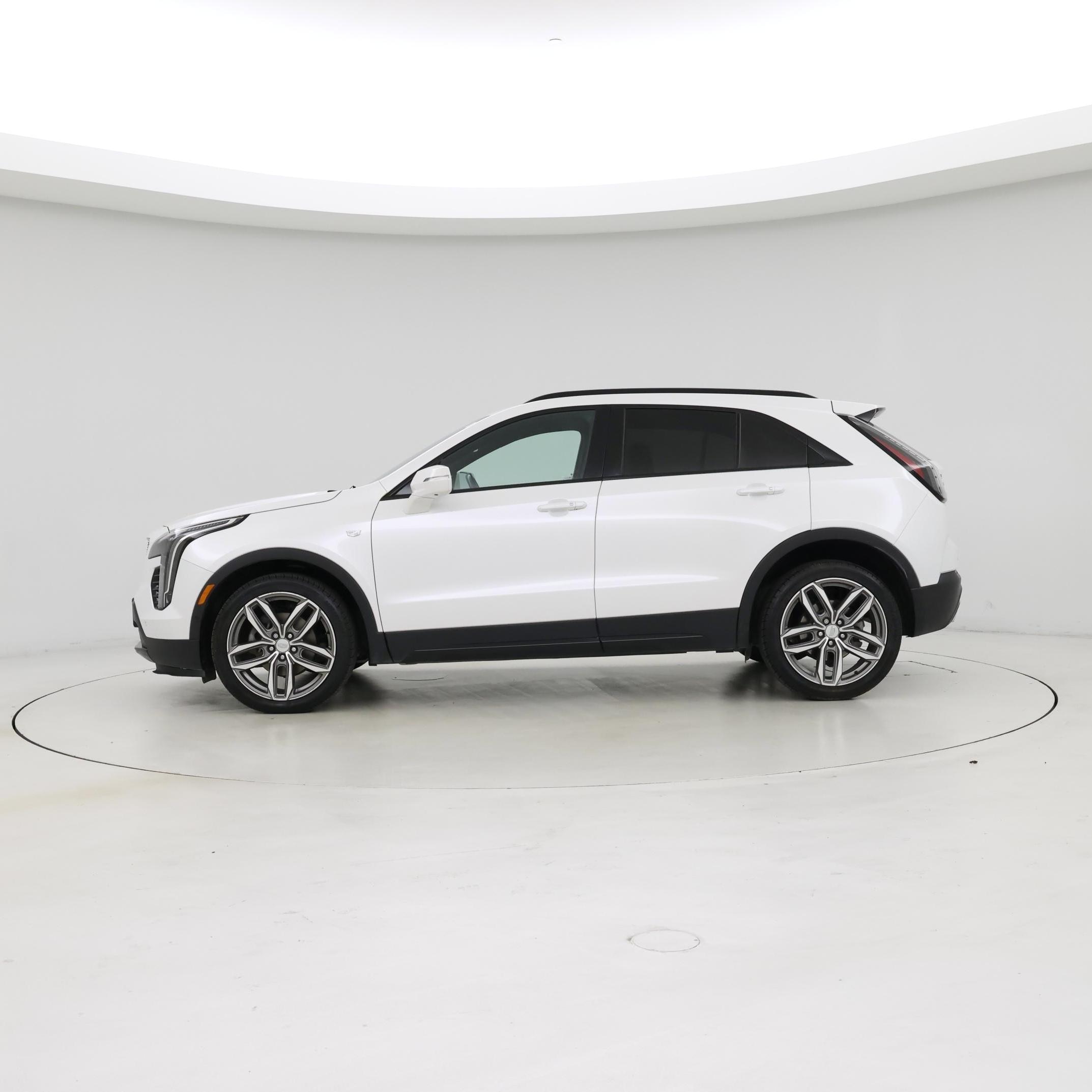 Thumbnail: 2019 Cadillac XT4 - 3