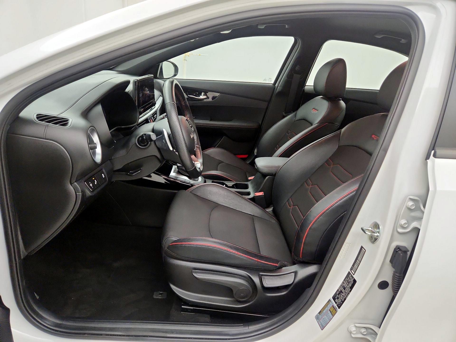 Thumbnail: 2023 Kia Forte - 11